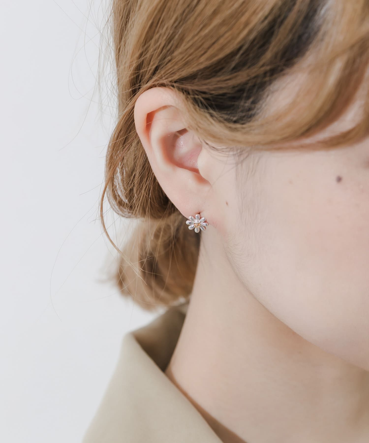 SMELLY「ミニフラワーピアス」|ピアス|