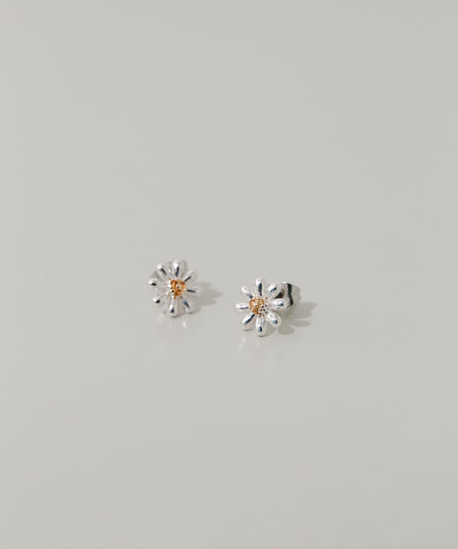 SMELLY「ミニフラワーピアス」|ピアス|