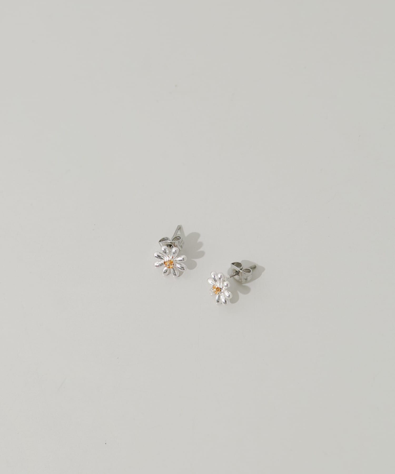 SMELLY「ミニフラワーピアス」|ピアス|