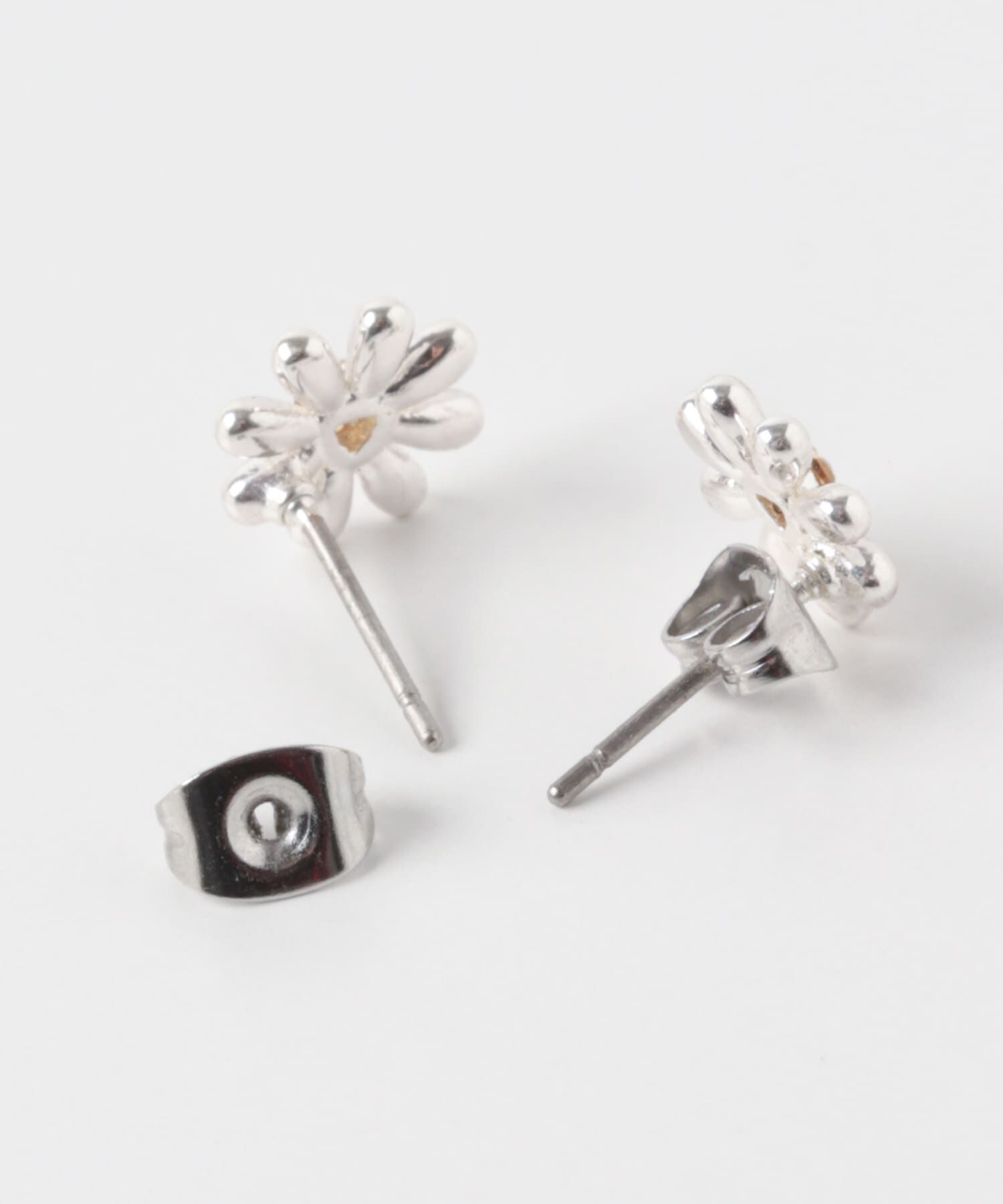 SMELLY「ミニフラワーピアス」|ピアス|