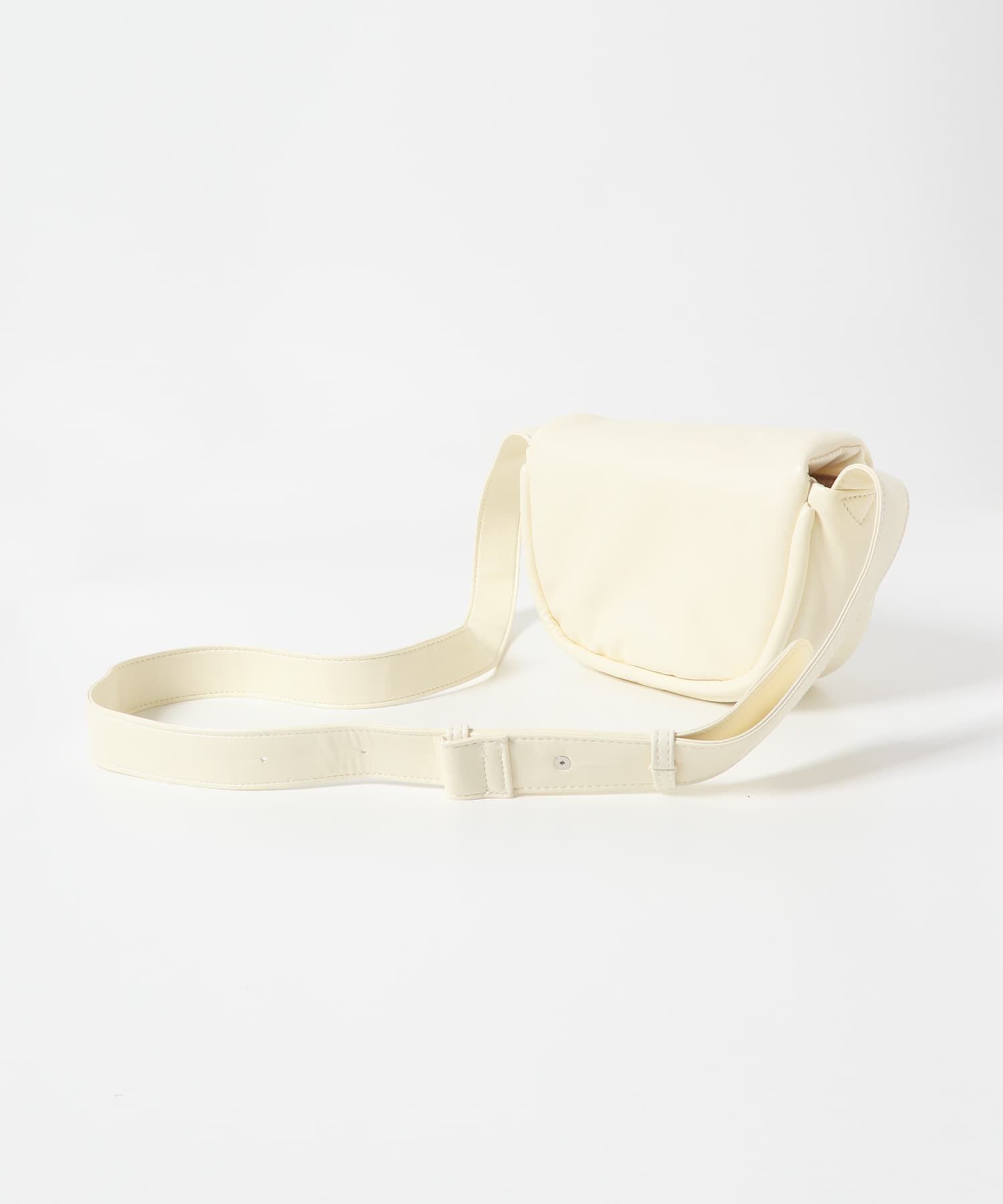 SENSE OF PLACE by URBAN RESEARCH「フェイクレザーパデットフラップショルダー」|ショルダー・メッセンジャー|