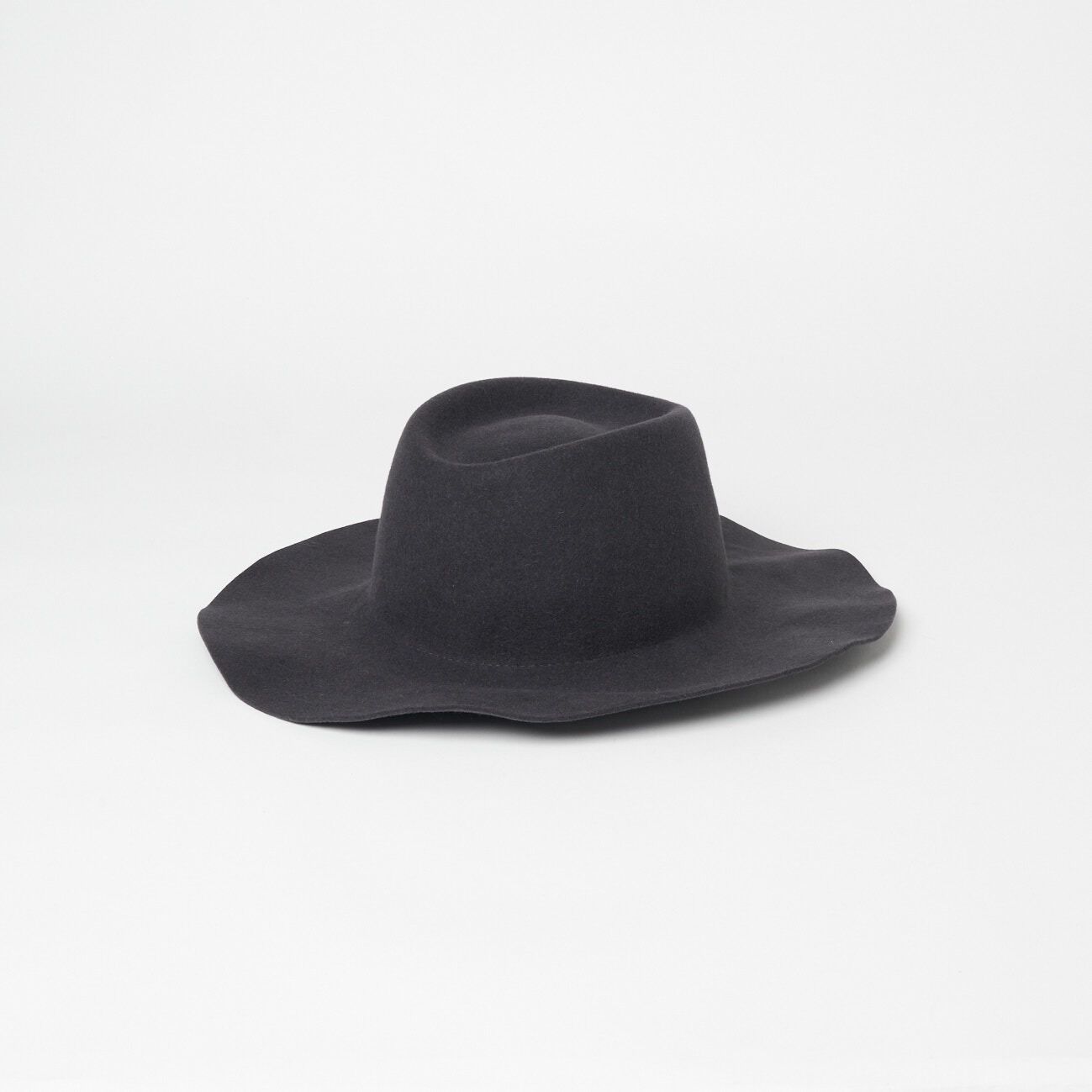  「La Maison de Lyllis TRAVEL HAT」|ハット|チャコールグレー