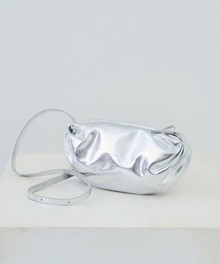 YECCA VECCA「【cache cache】ギョウザ型ミニショルダー」|ショルダー・メッセンジャー|Silver