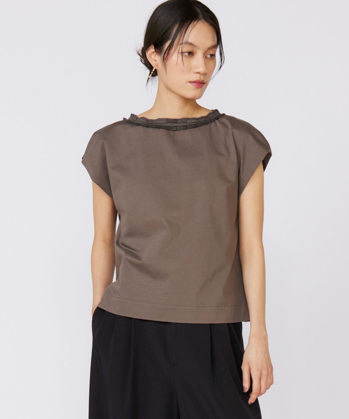 INED「《大きいサイズ》タックフリルカットソー」|Tシャツ・カットソー|