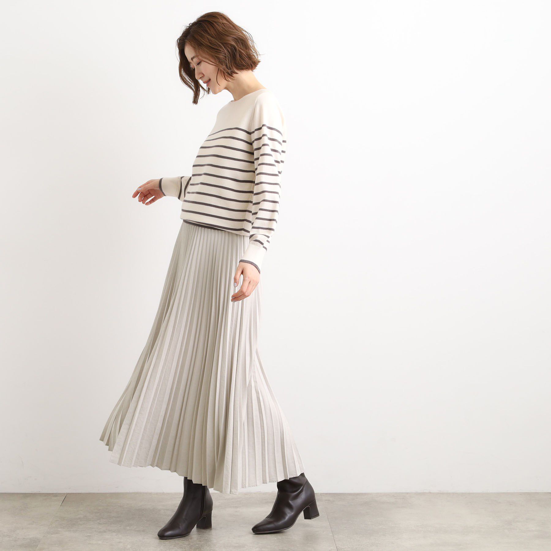 grove「すっきり見えて、やさしく揺れる。大人のスエードライクプリーツスカート」|スカート|