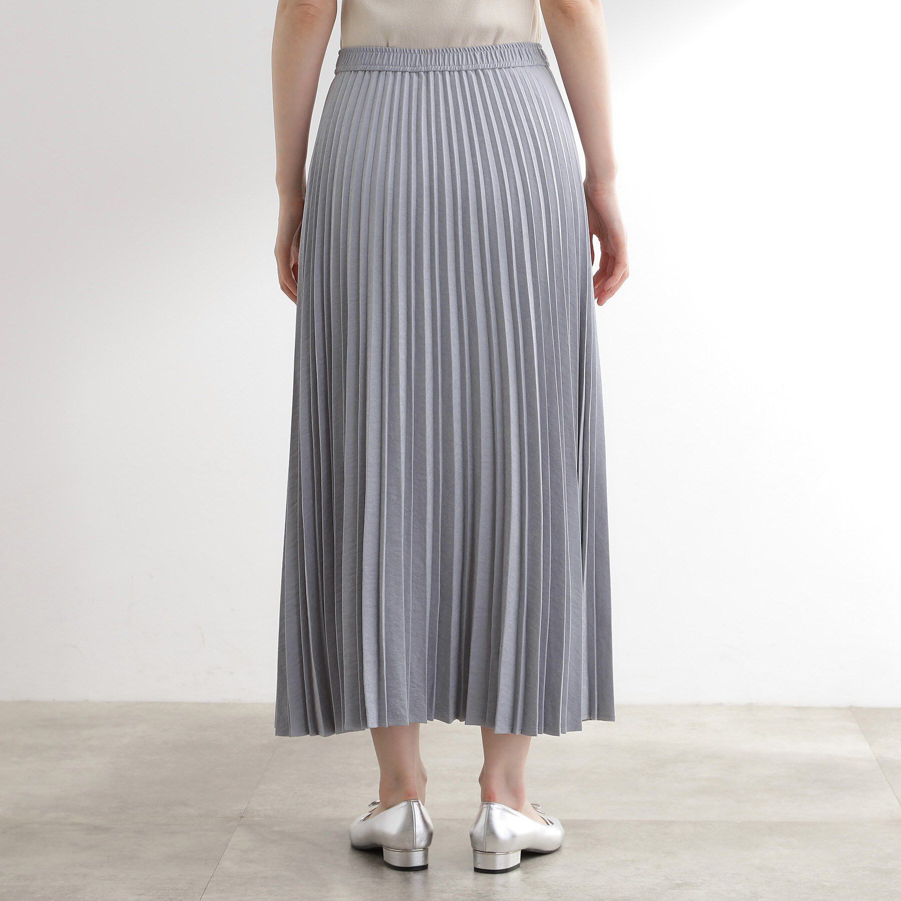 grove「すっきり見えて、やさしく揺れる。大人のスエードライクプリーツスカート」|スカート|