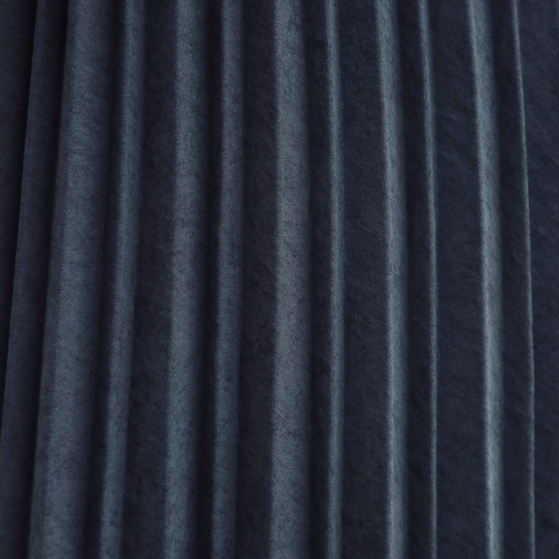 grove「すっきり見えて、やさしく揺れる。大人のスエードライクプリーツスカート」|スカート|