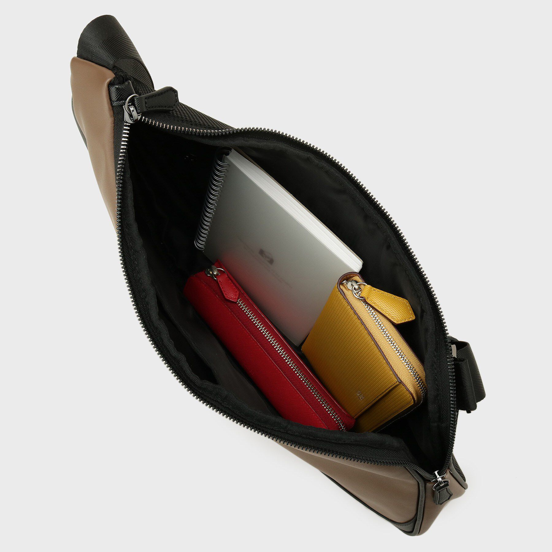 TAKEO KIKUCHI「【ペットボトル、ガジェット収納】エディターズショルダーバッグ」|ショルダー・メッセンジャー|