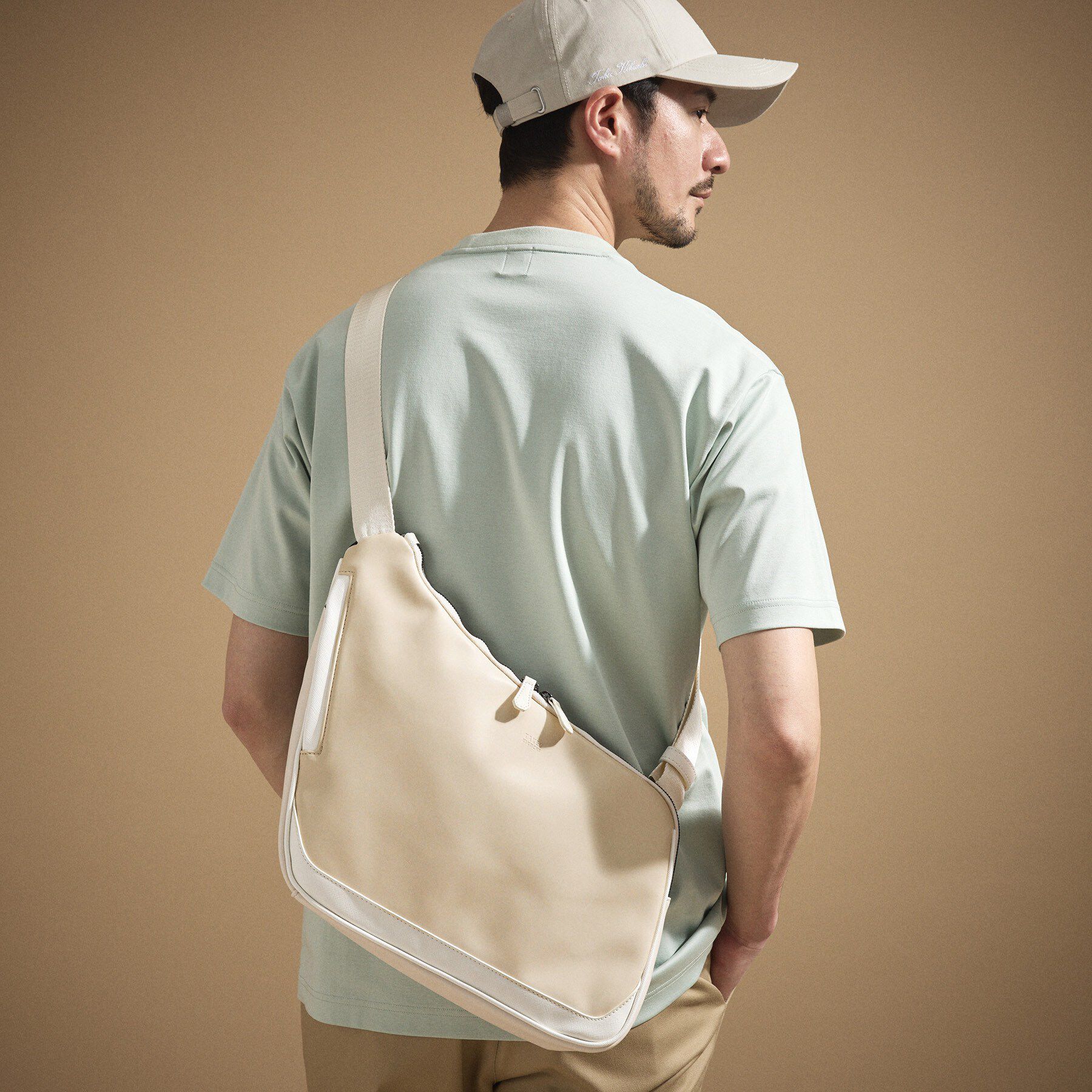 TAKEO KIKUCHI「【ペットボトル、ガジェット収納】エディターズショルダーバッグ」|ショルダー・メッセンジャー|