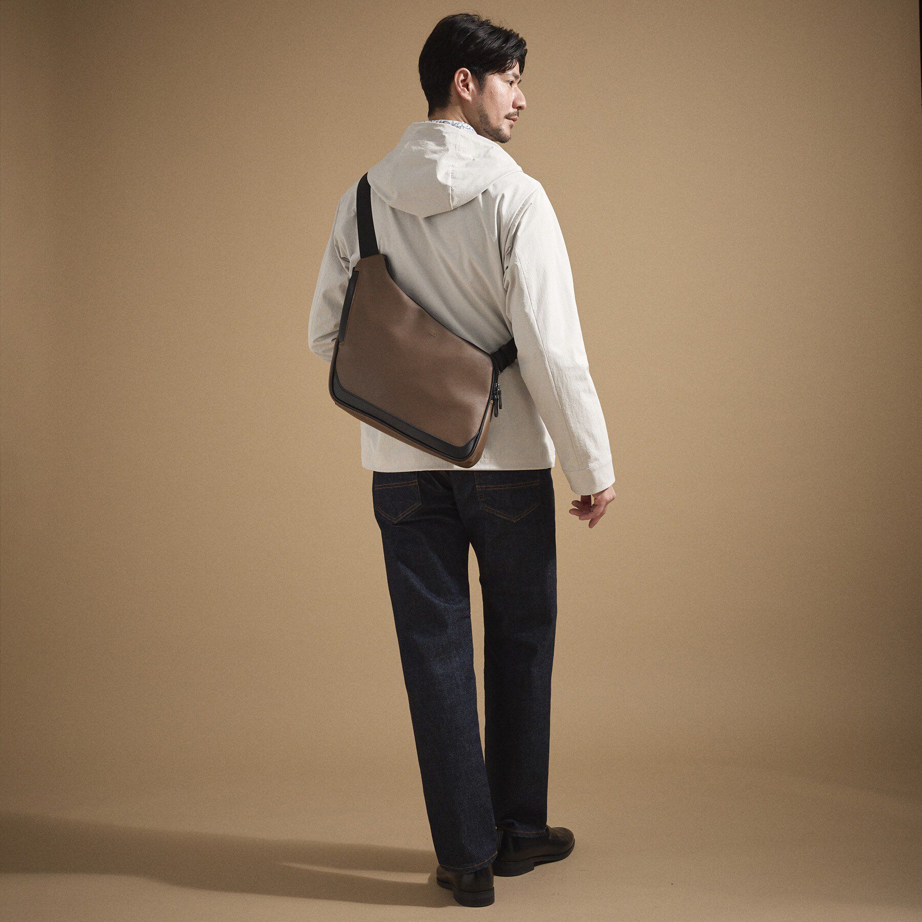 TAKEO KIKUCHI「【ペットボトル、ガジェット収納】エディターズショルダーバッグ」|ショルダー・メッセンジャー|