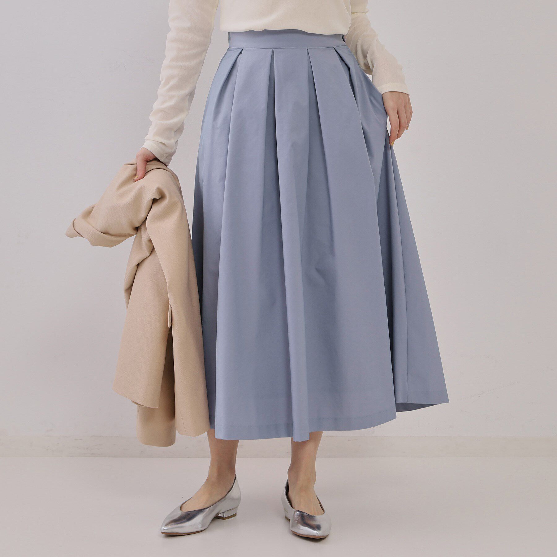 OPAQUE.CLIP「シャンブレータックフレアスカート【洗濯機洗い可】」|スカート|ブルー(091)