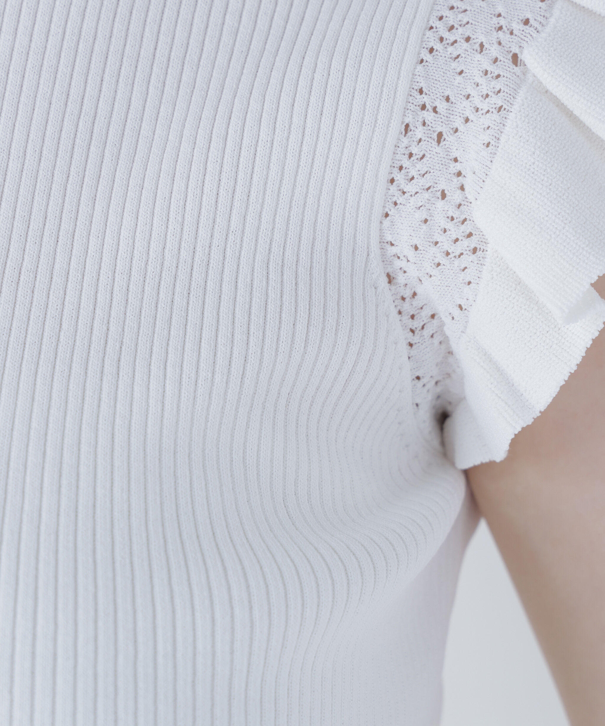  「アイレットフリルニット」|ニット・セーター|