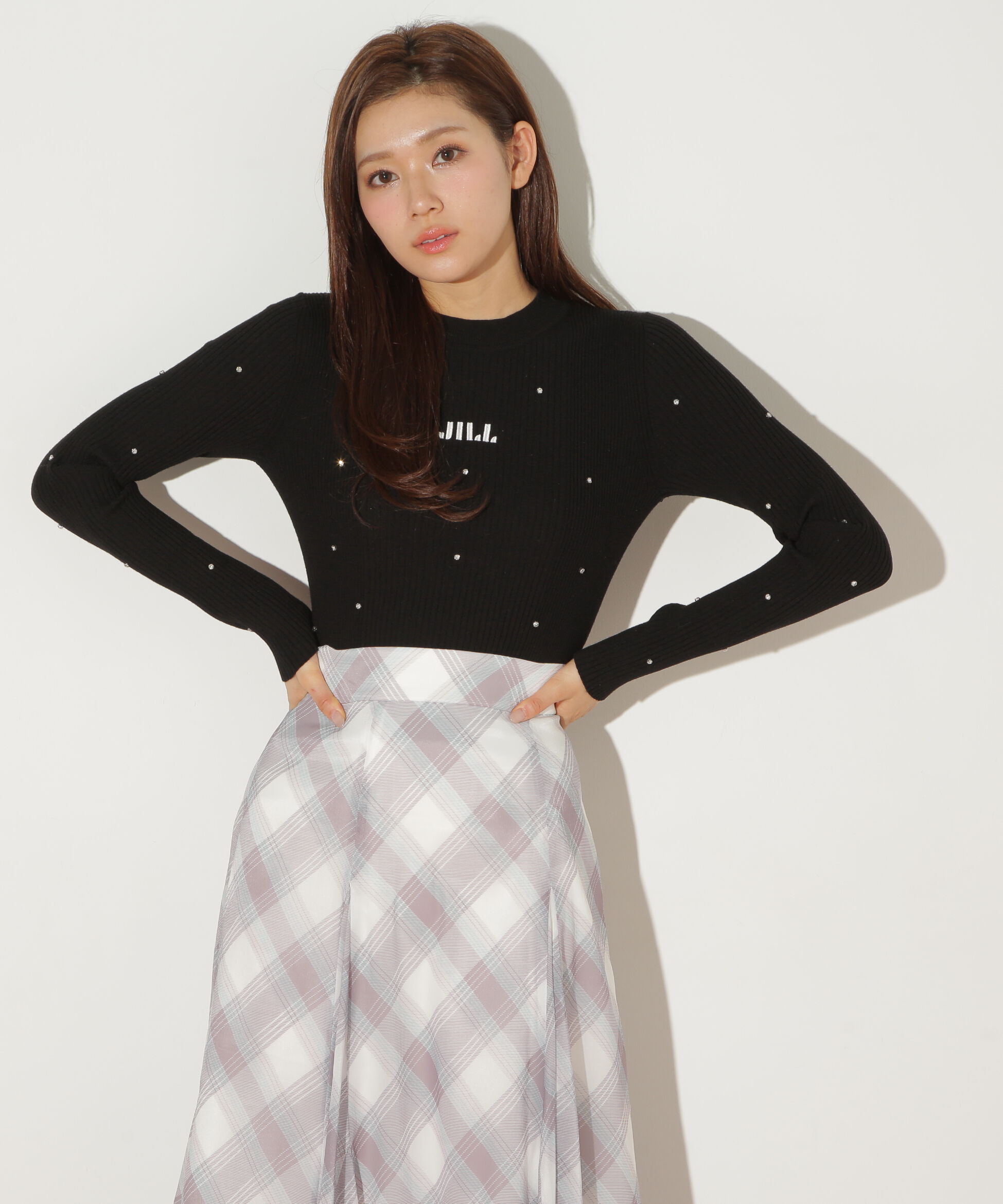  「ビジューコンパクトロゴニット」|ニット・セーター|