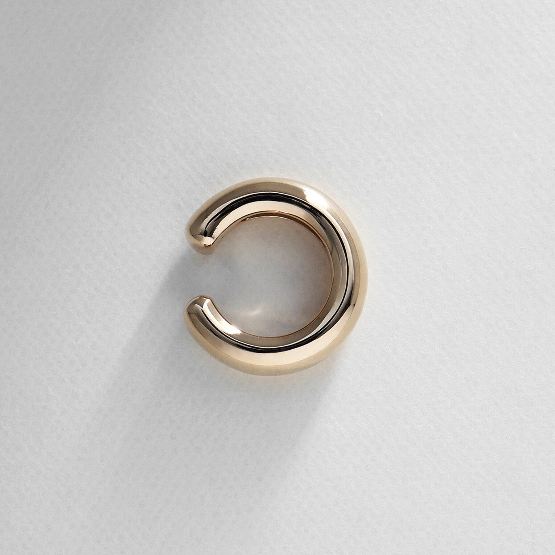 COCOSHNIK「K10丸線ボリューム イヤーカフ小」|イヤーカフ|