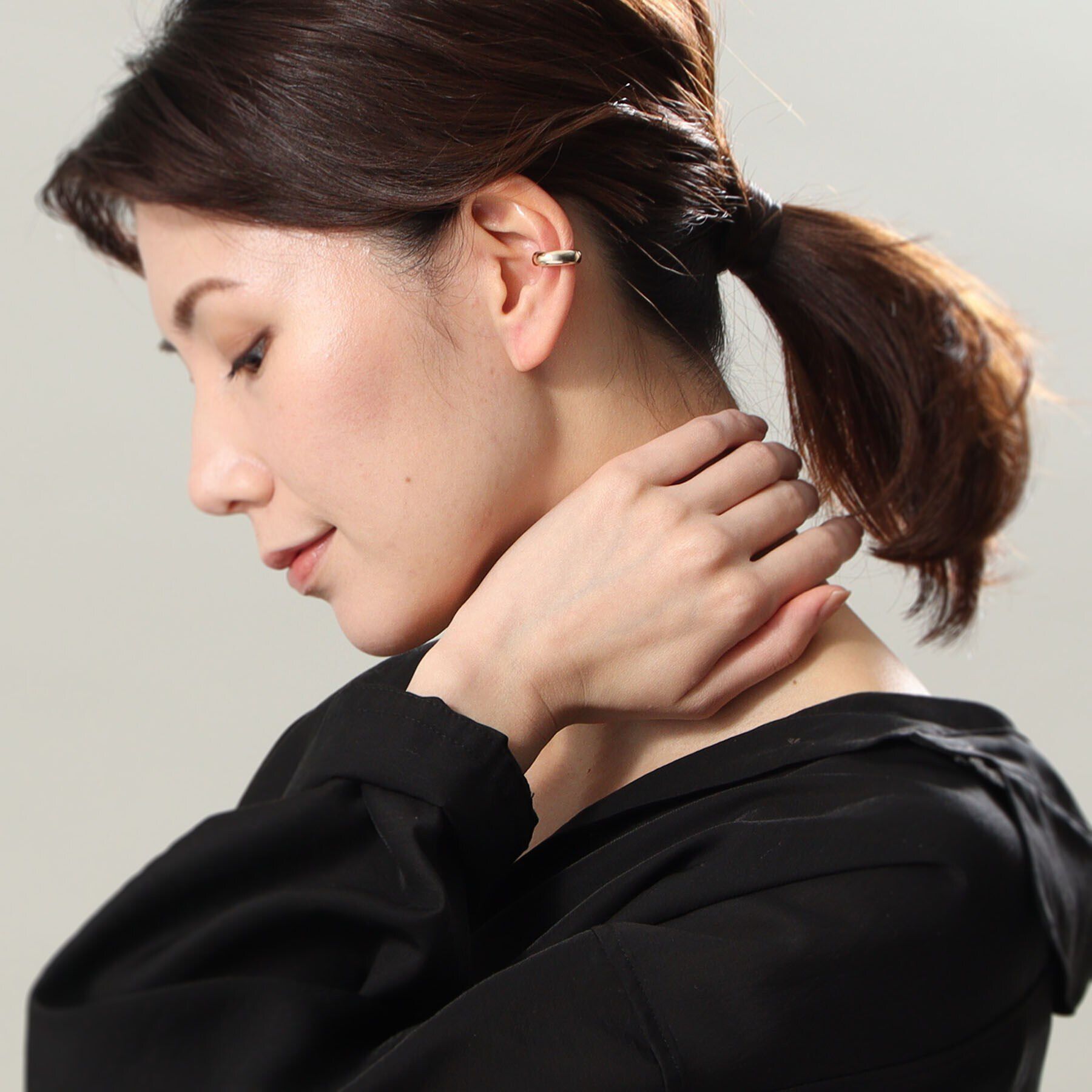 COCOSHNIK「K10丸線ボリューム イヤーカフ小」|イヤーカフ|