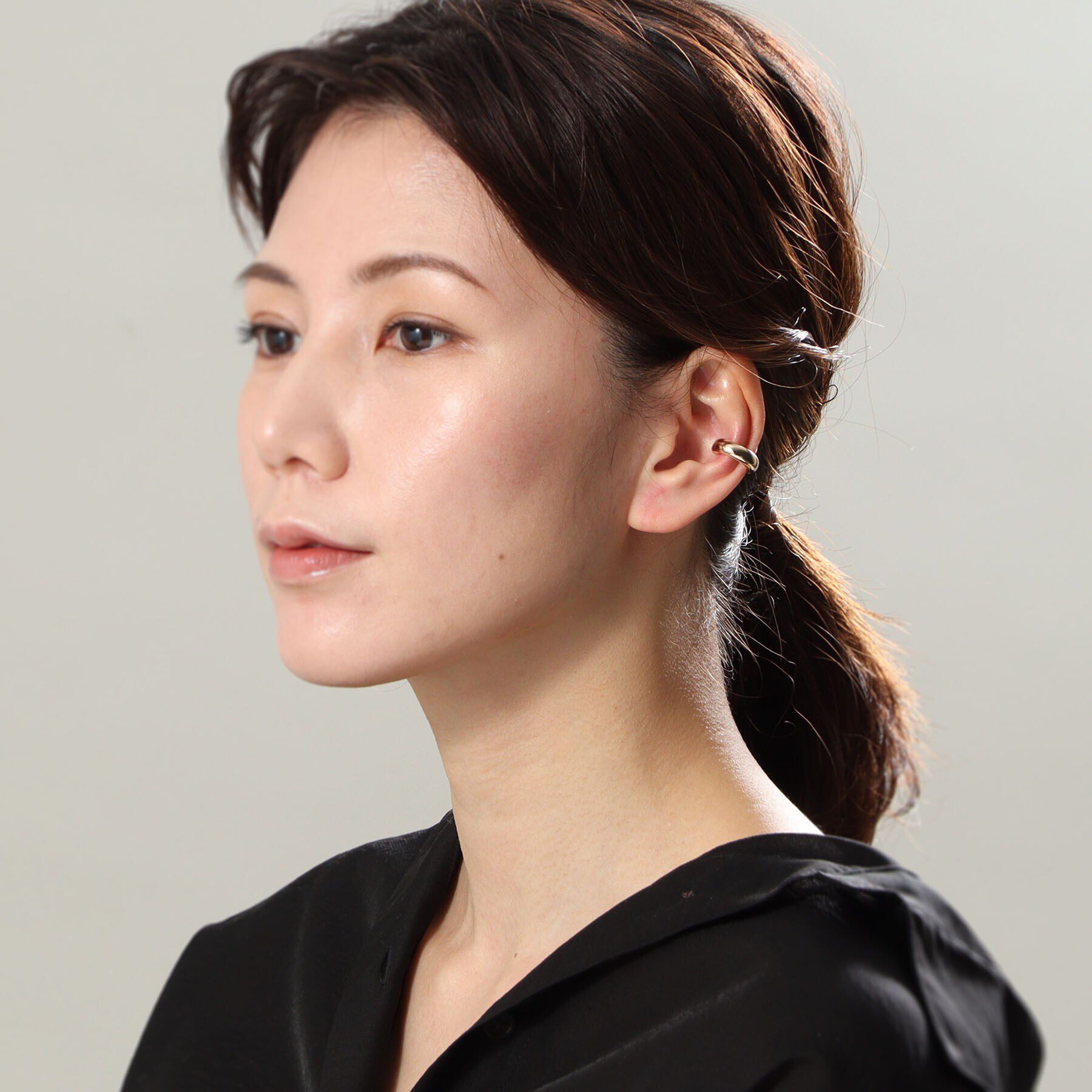 COCOSHNIK「K10丸線ボリューム イヤーカフ小」|イヤーカフ|