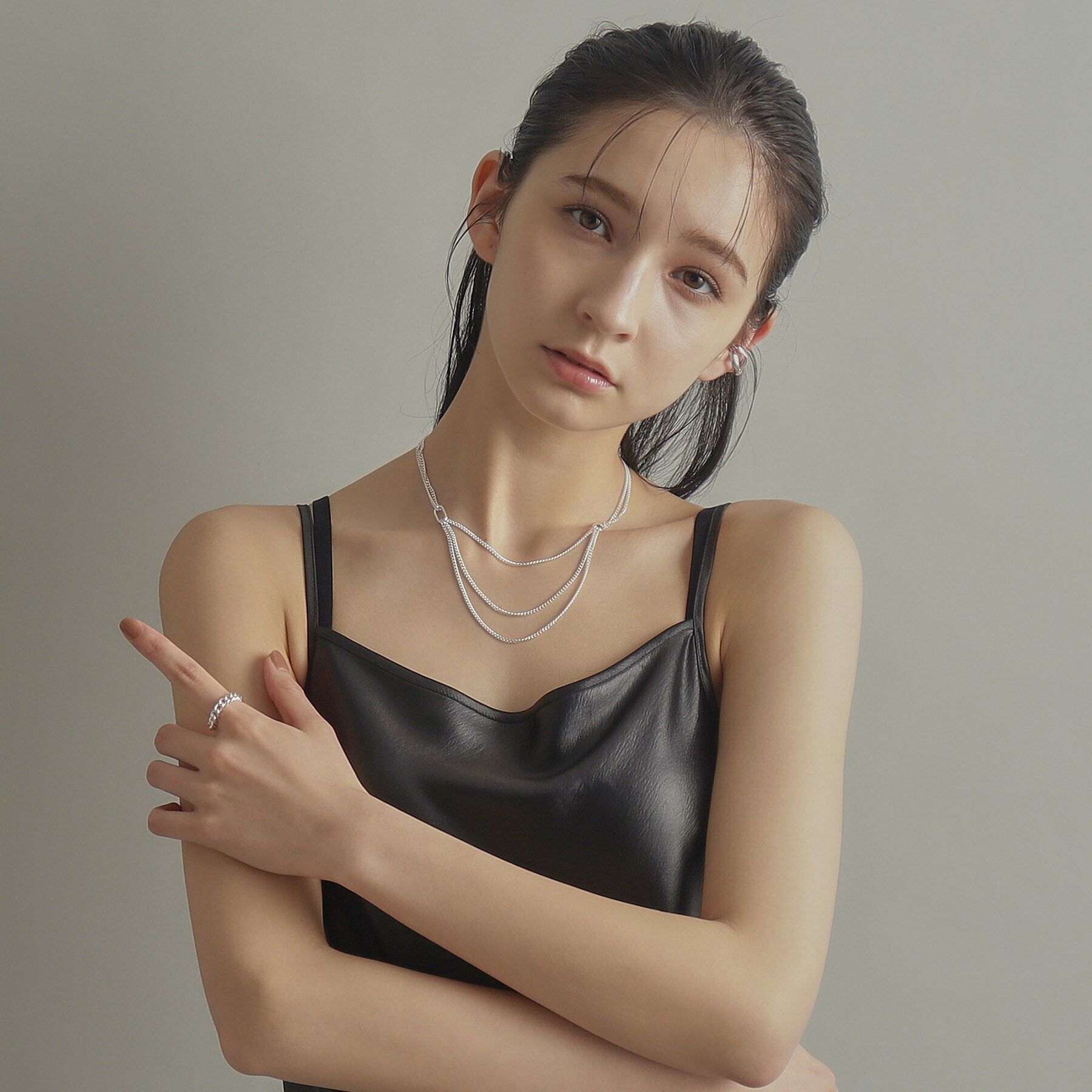 COCOSHNIK ONKITSCH「シルバー カーブチェーン ビブネックレス」|ネックレス|