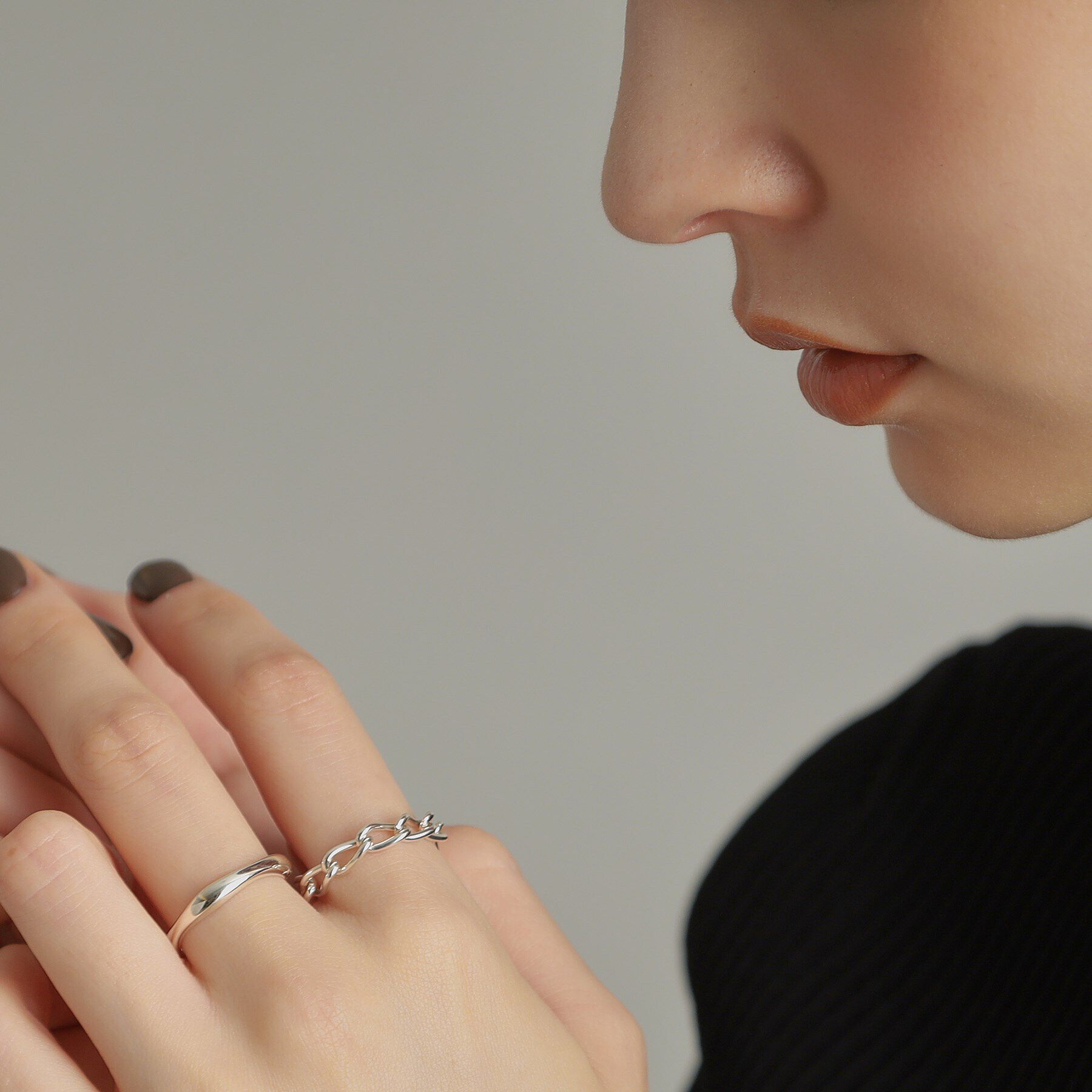 COCOSHNIK ONKITSCH「シルバー チェーンリング ロングカーブ」|リング|