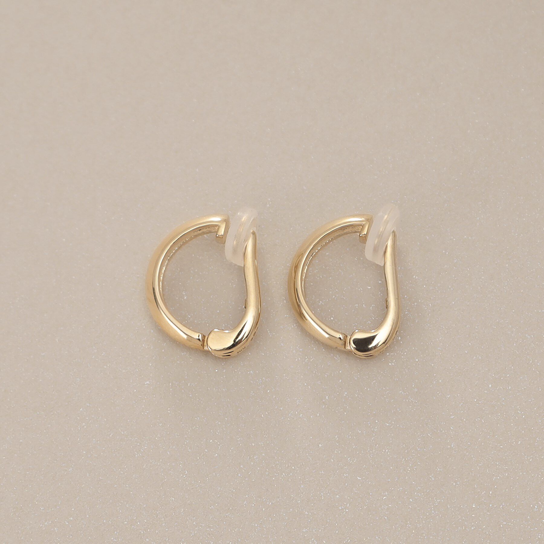 COCOSHNIK「K10しのぎワンタッチ イヤリング」|イヤリング|