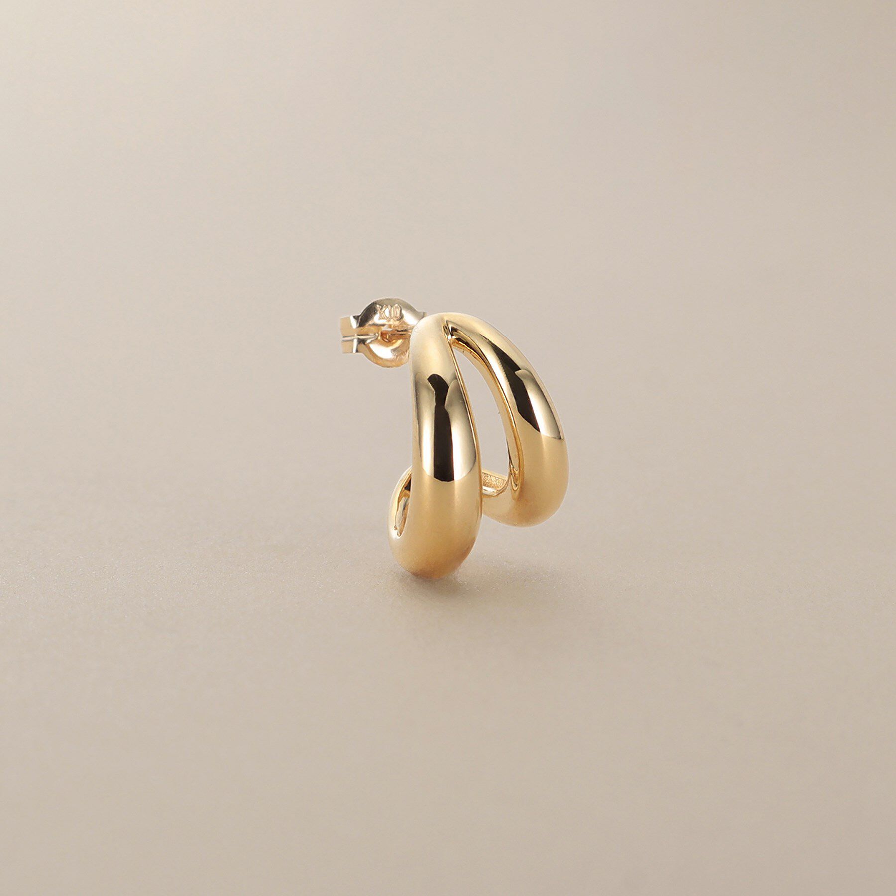 COCOSHNIK「K10ダブルニュアンスフープ スタッドピアス」|ピアス|