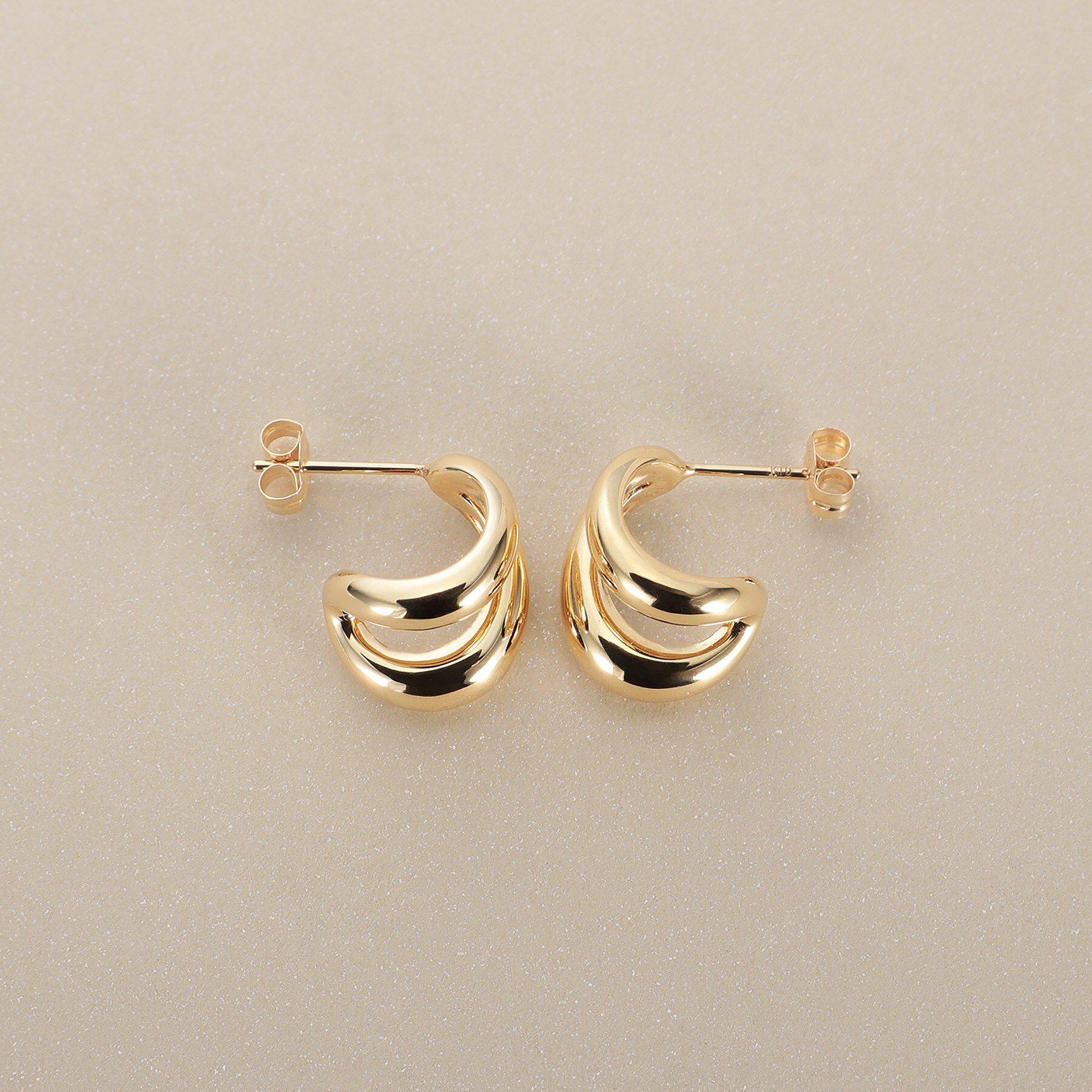 COCOSHNIK「K10ダブルニュアンスフープ スタッドピアス」|ピアス|