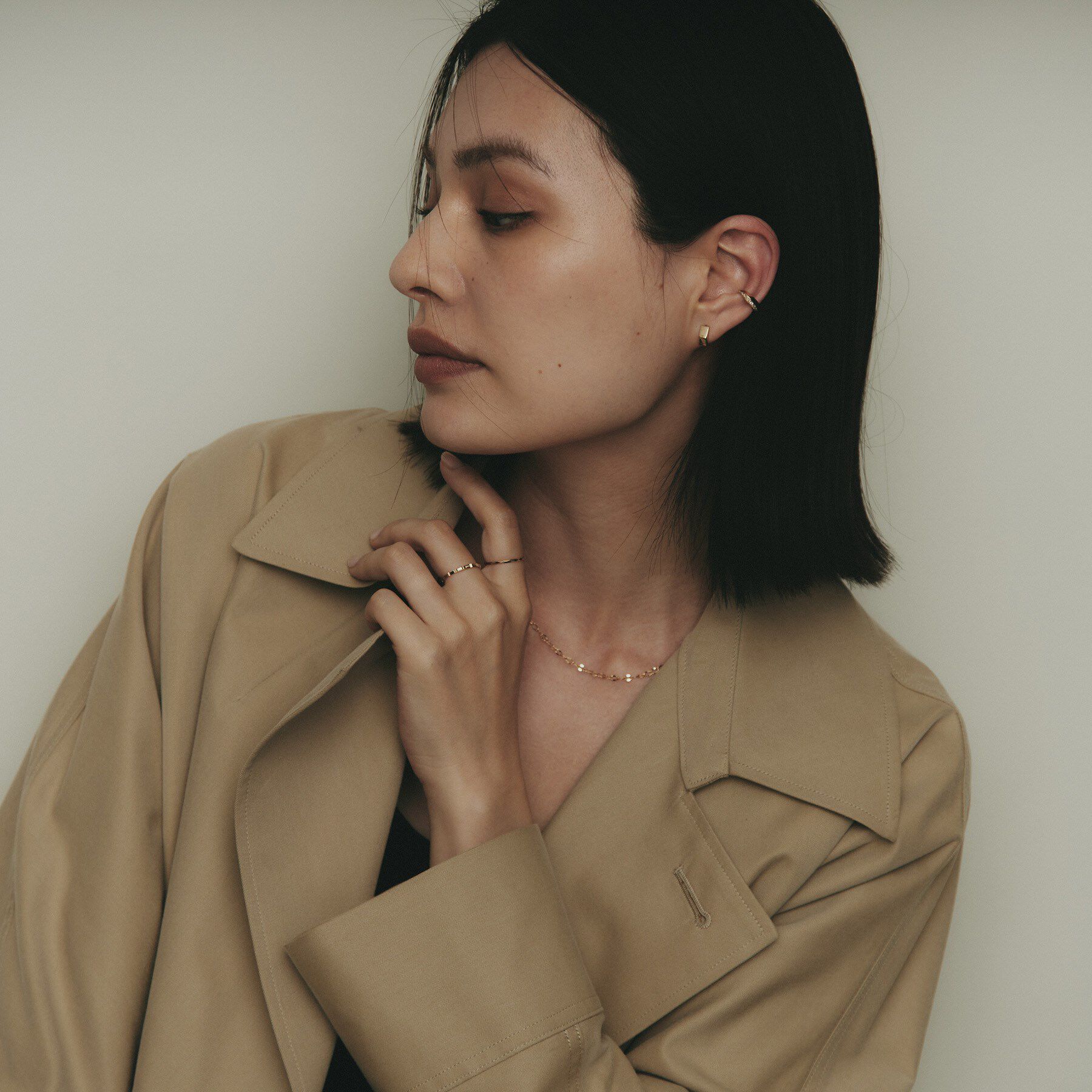 COCOSHNIK「K10ダイヤモンド しのぎテーパード イヤーカフ」|イヤリング|