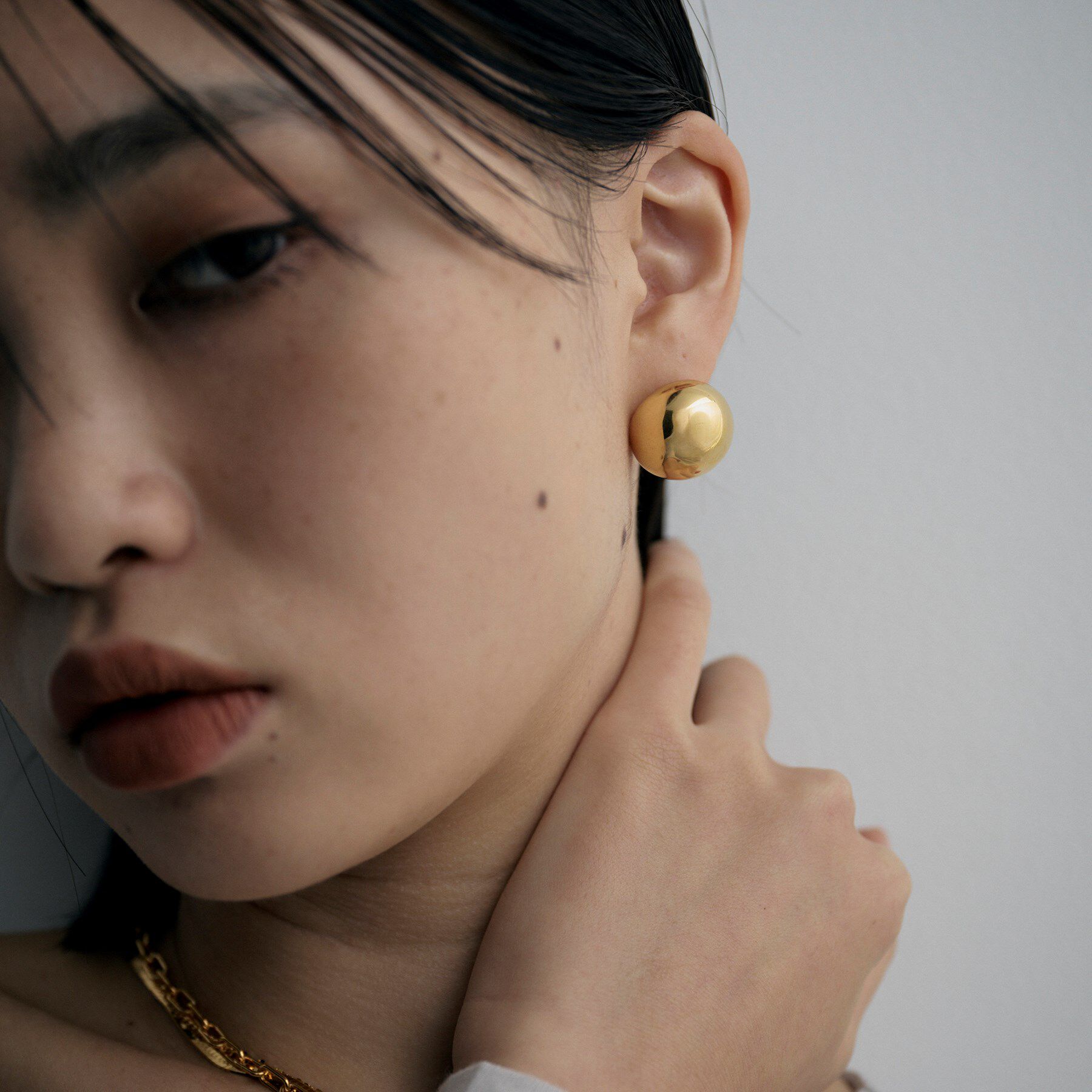 COCOSHNIK ONKITSCH「シルバー ホロウラウンドクッションピアス GP」|ピアス|