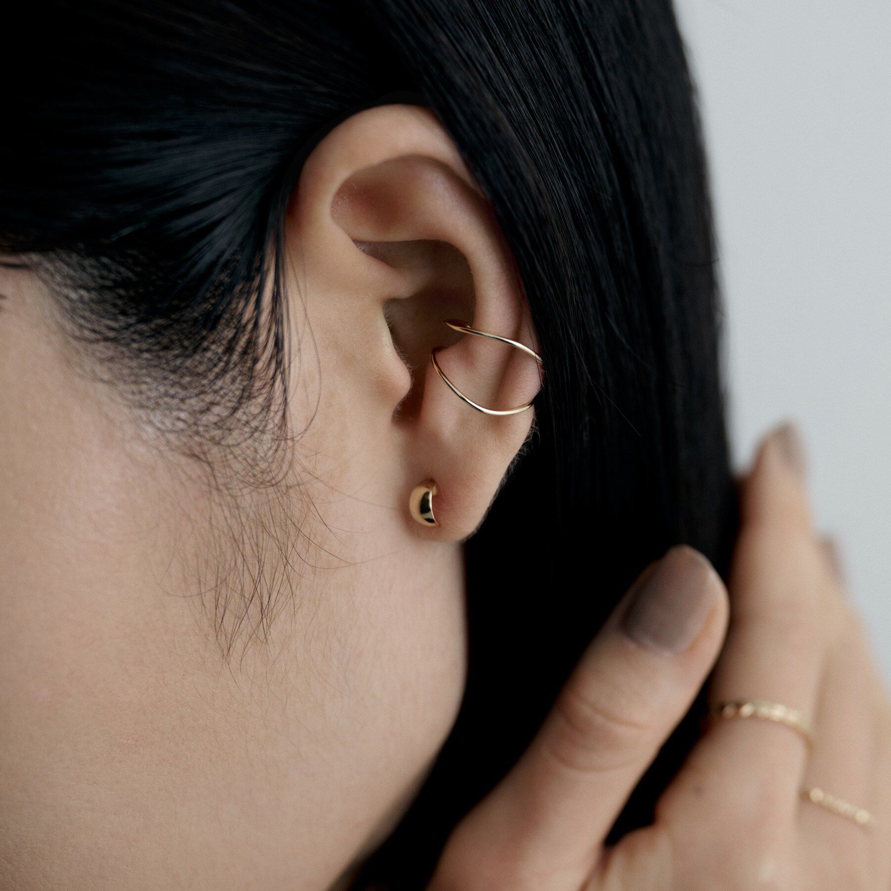 COCOSHNIK ONKITSCH「K10ワンストロークニュアンスイヤーカフ」|イヤーカフ|