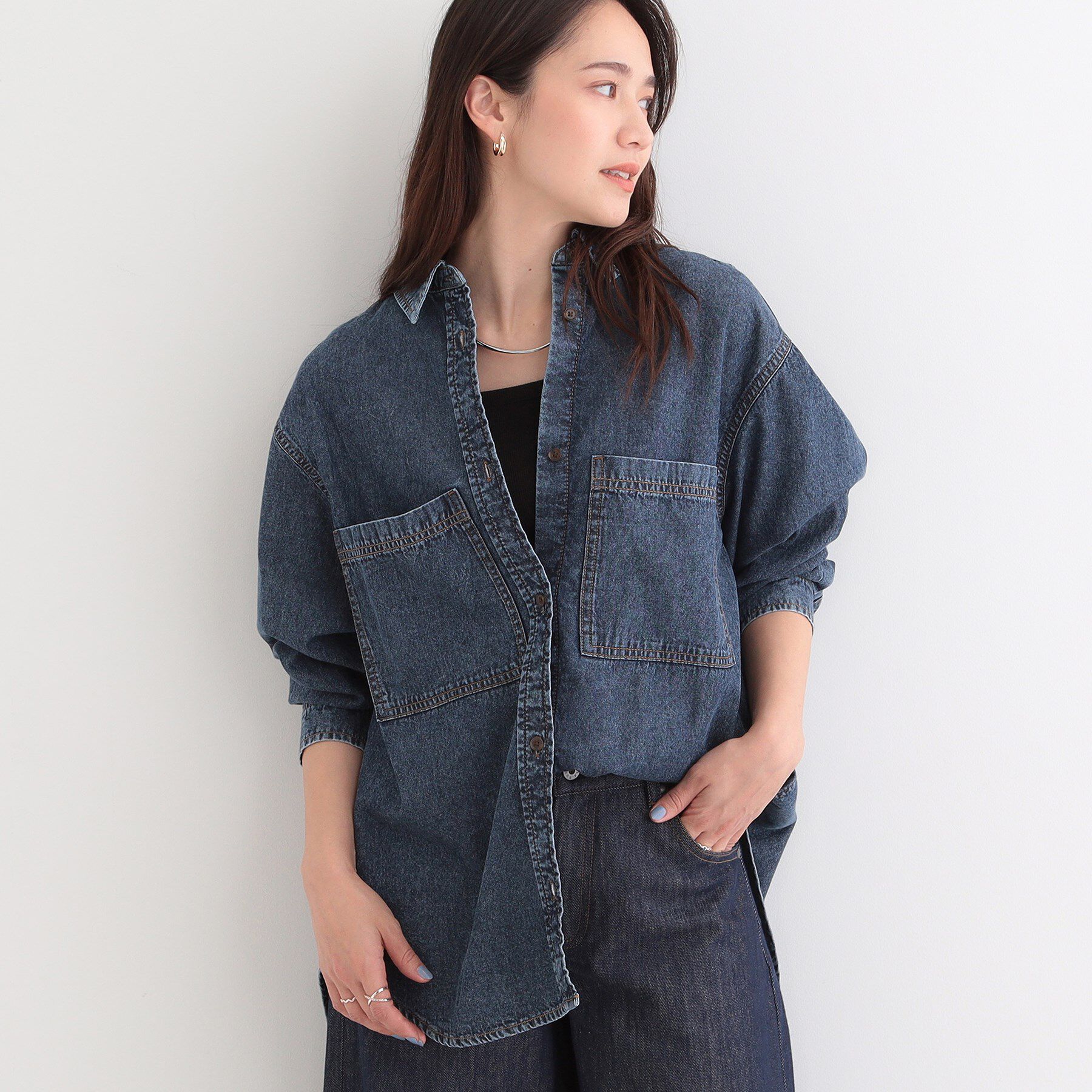SHOO･LA･RUE「【洗濯機可/体型カバー】こなれ感をプラスする ライトオンスデニムシャツ」|シャツ・ブラウス|ブルー(093)
