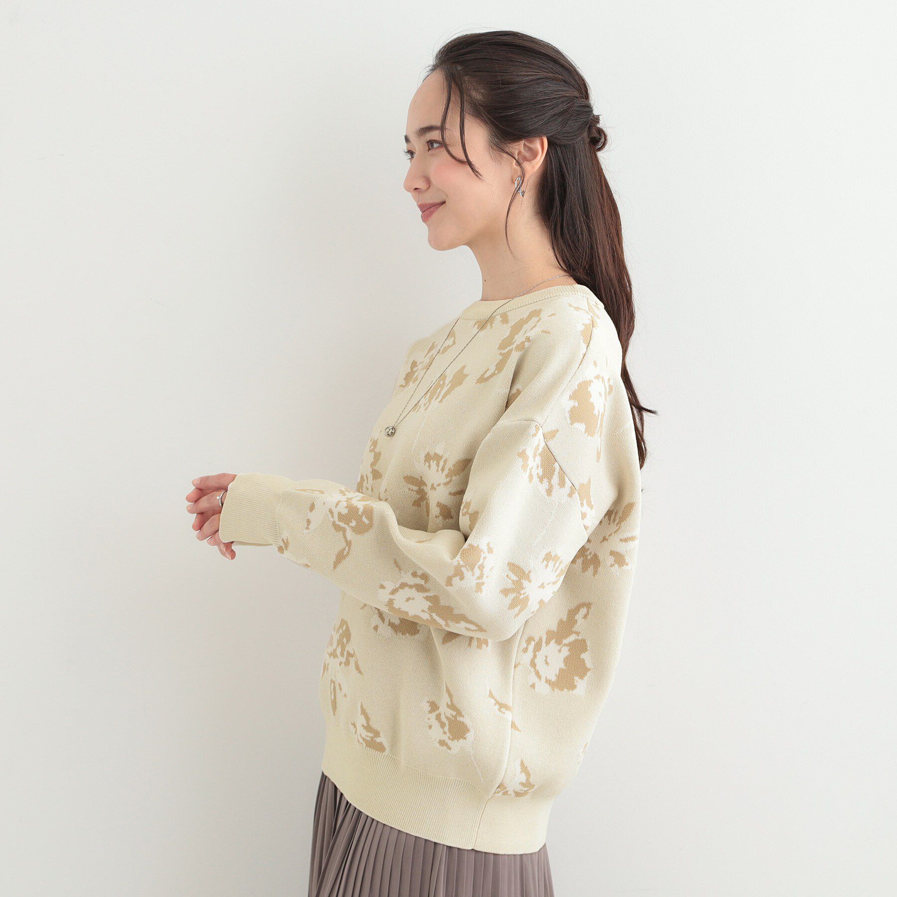 SHOO･LA･RUE「【洗濯機可/S-LL】ゆるシルエット 甘すぎない　大人の花柄もちもちニット」|ニット・セーター|
