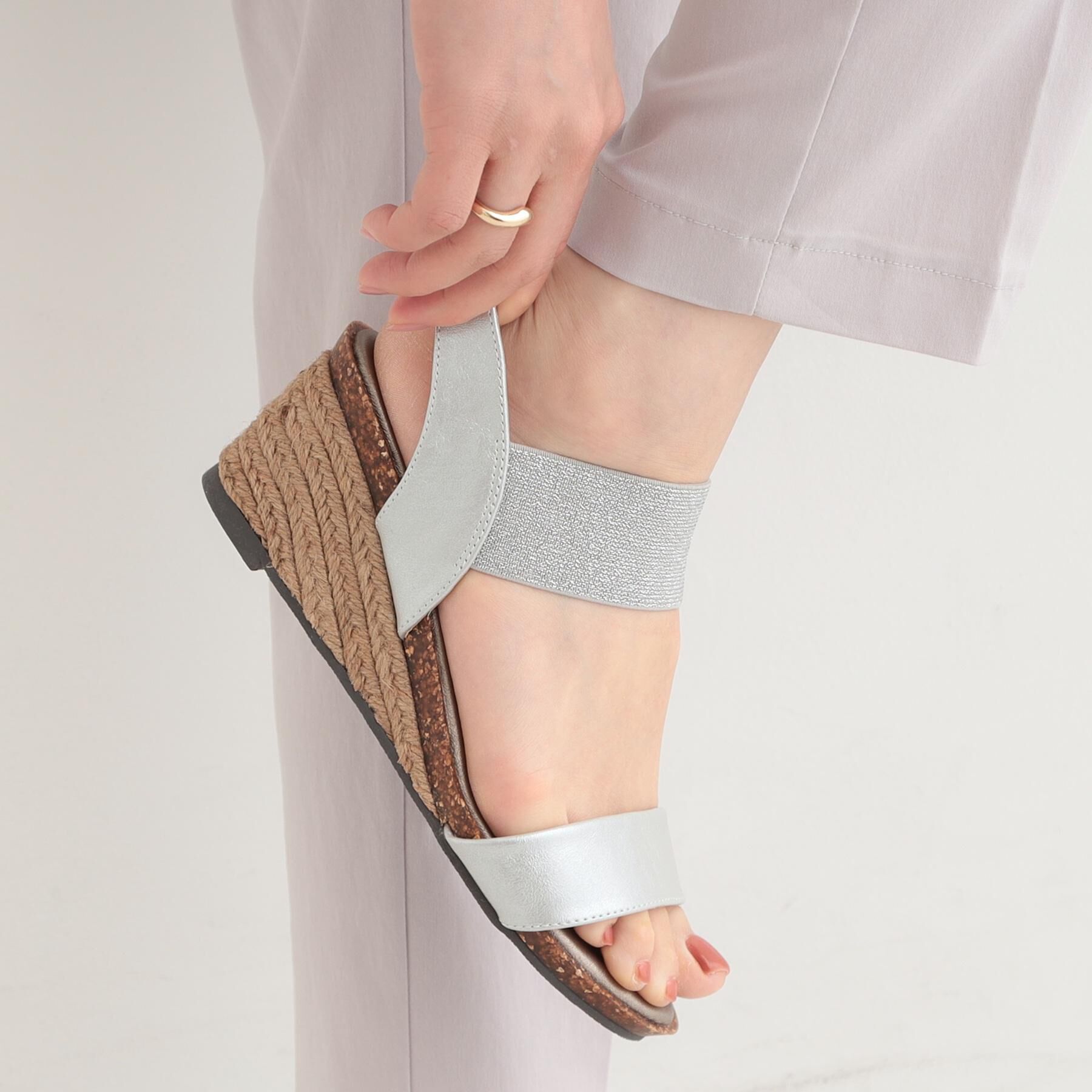 SHOO･LA･RUE「片手ではけるサンダル　シューダル26SS」|サンダル|