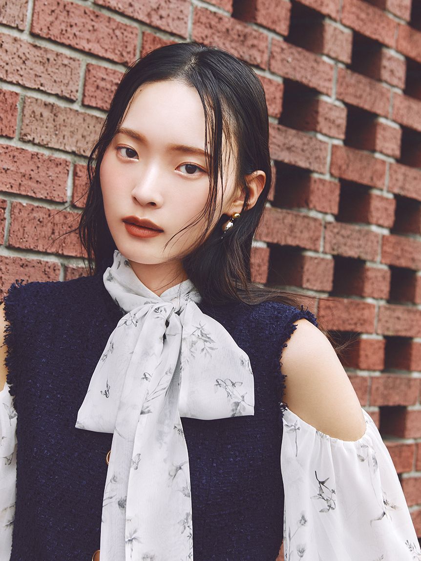 FRAY I.D「【00サイズ】フラワープリントオフショルティアードワンピース」|ワンピース|