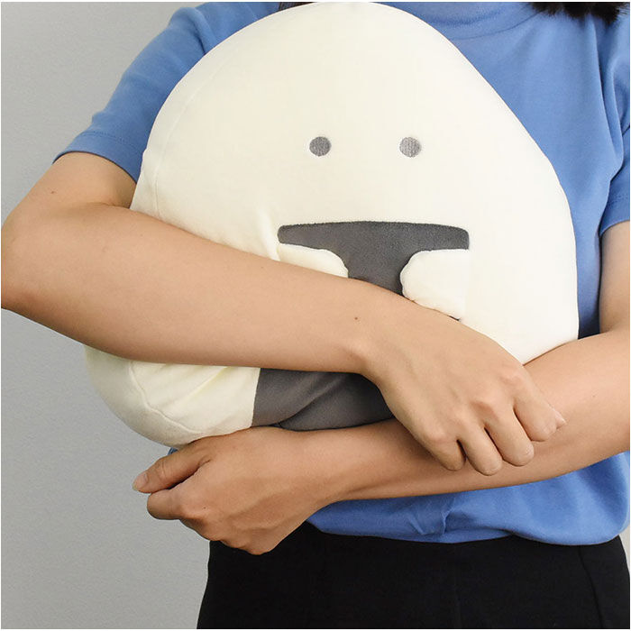 BACKYARD FAMILY「ぎゅっとおにぎりさん クッション 通販 ぎゅっと おにぎりさん リラックスクッション」|その他|