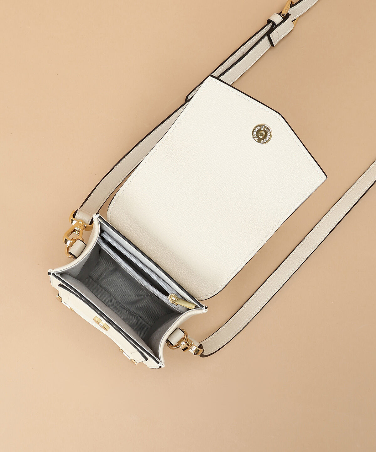 Samantha Thavasa「カードスロット付きシンプルスマホショルダー」|ショルダー・メッセンジャー|