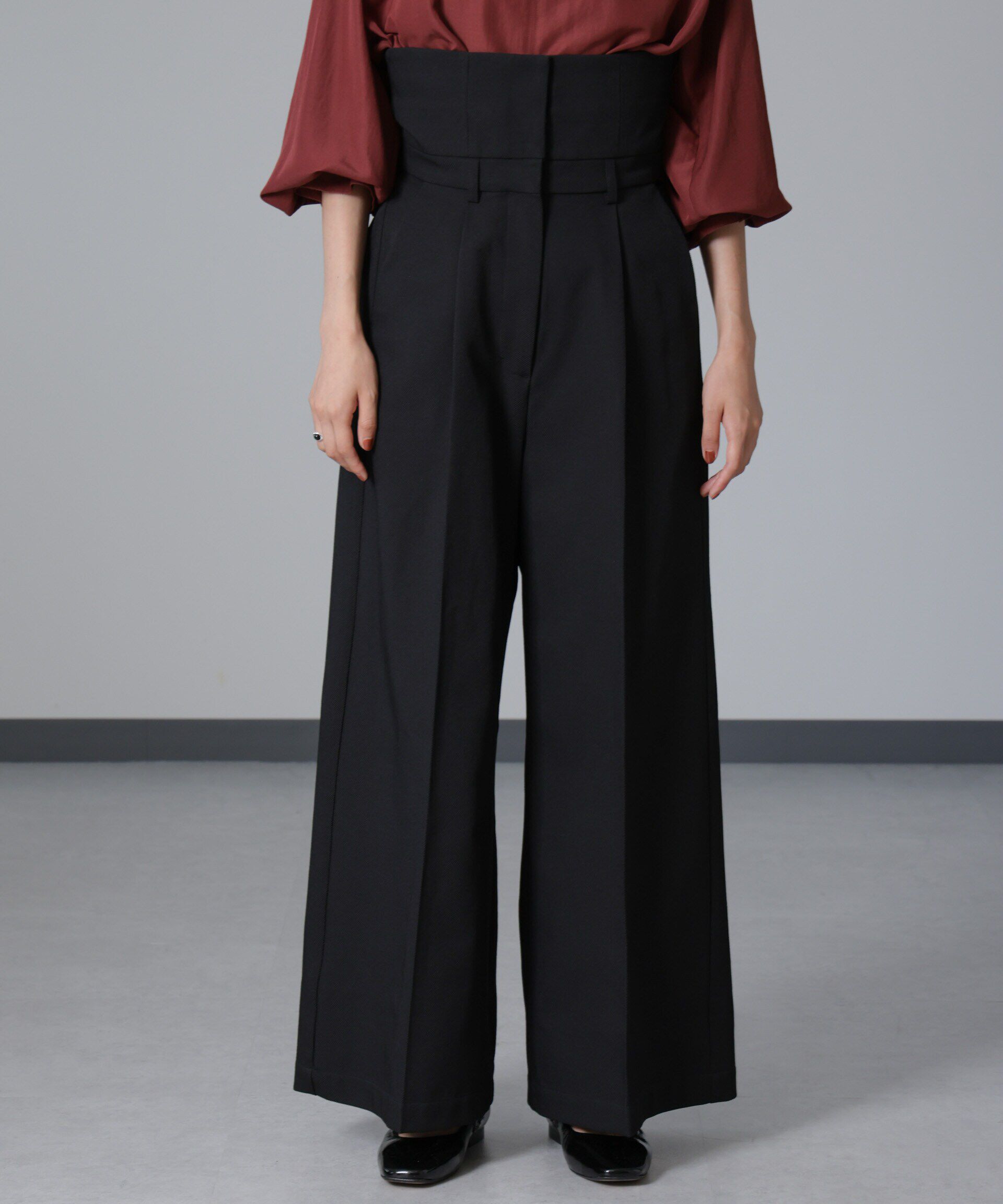 nano･universe「ハイウエストセンタープレスパンツ」|チノ|