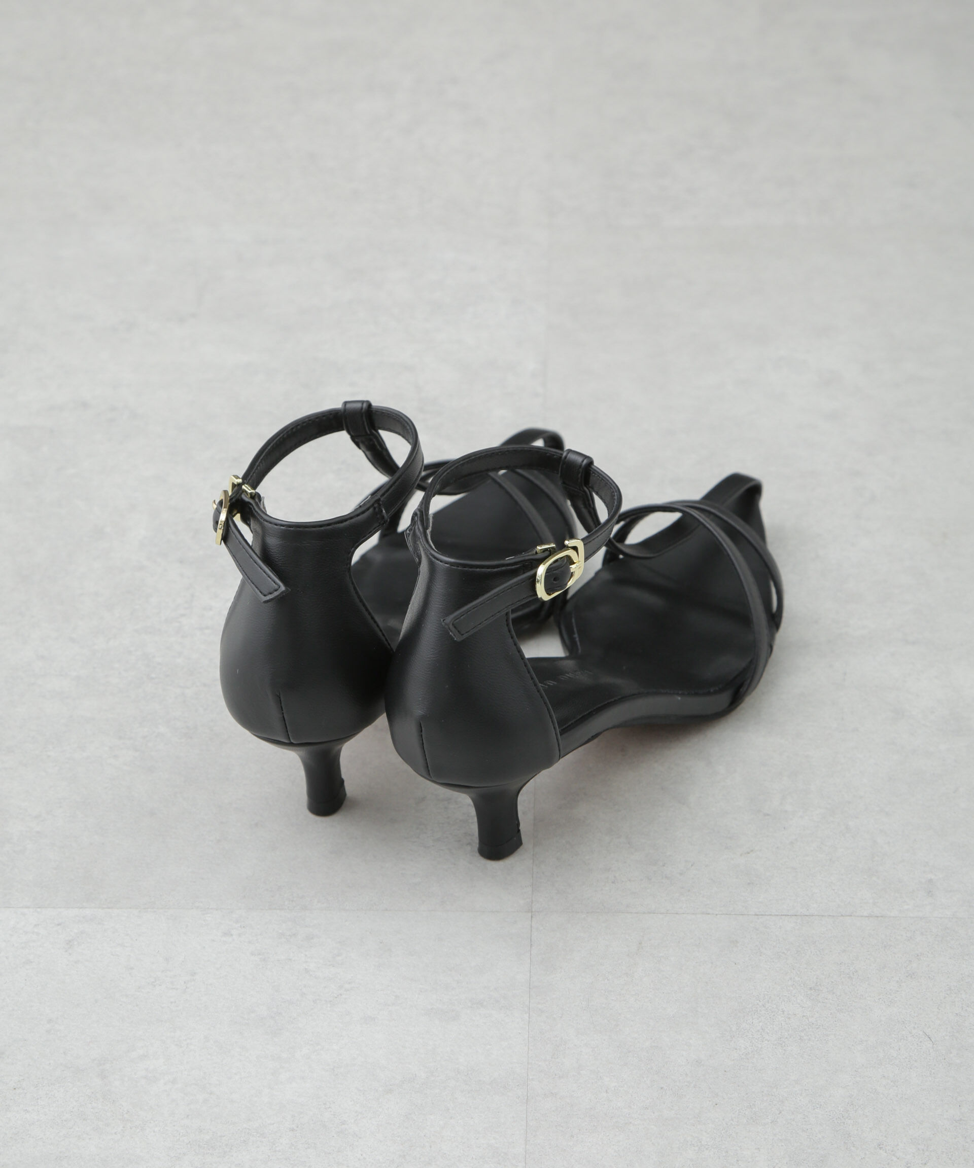 nano･universe「クロスストラップサンダル」|ビジネス・ドレスシューズ|