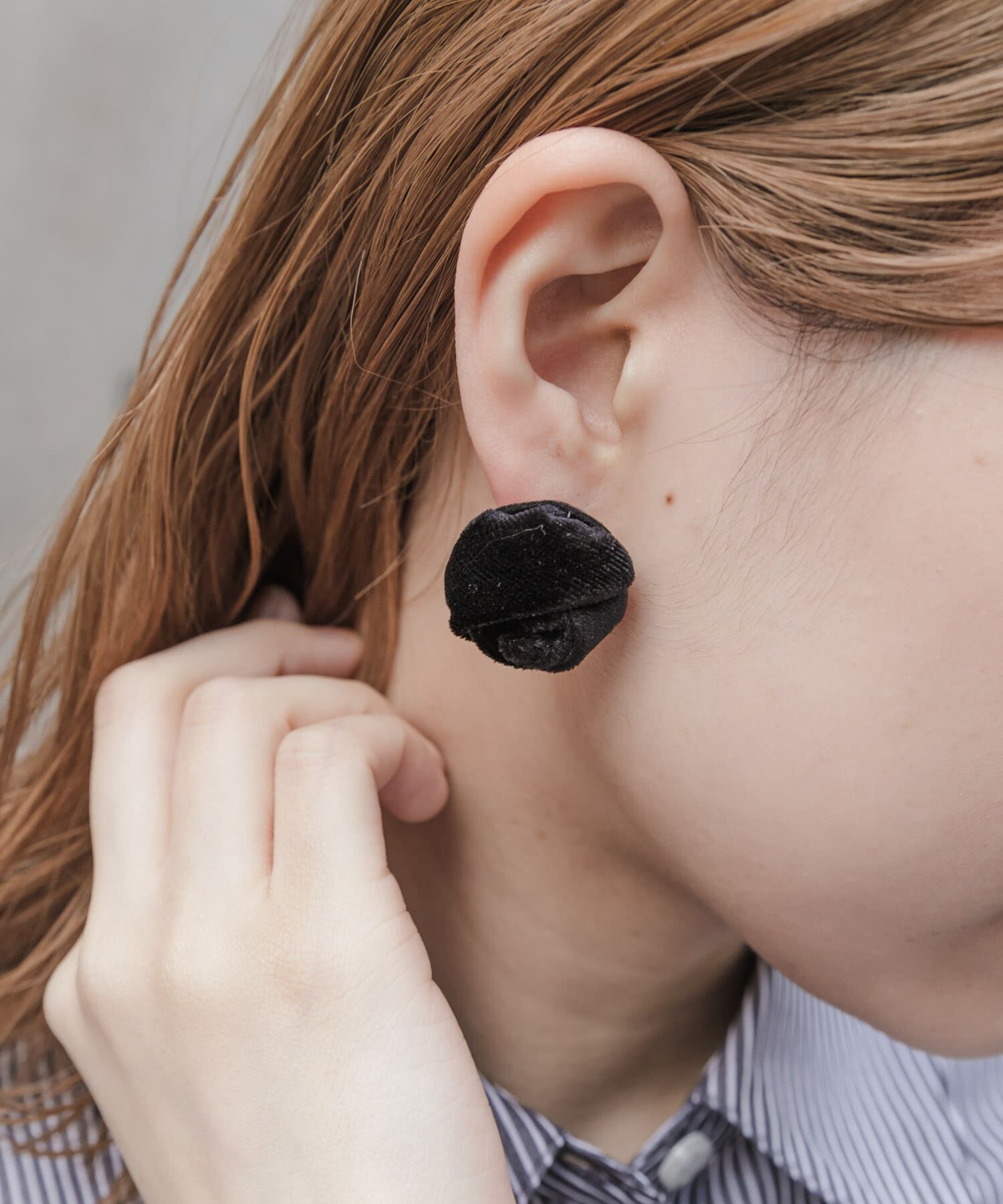 SMELLY「ベロアローズピアス」|ピアス|