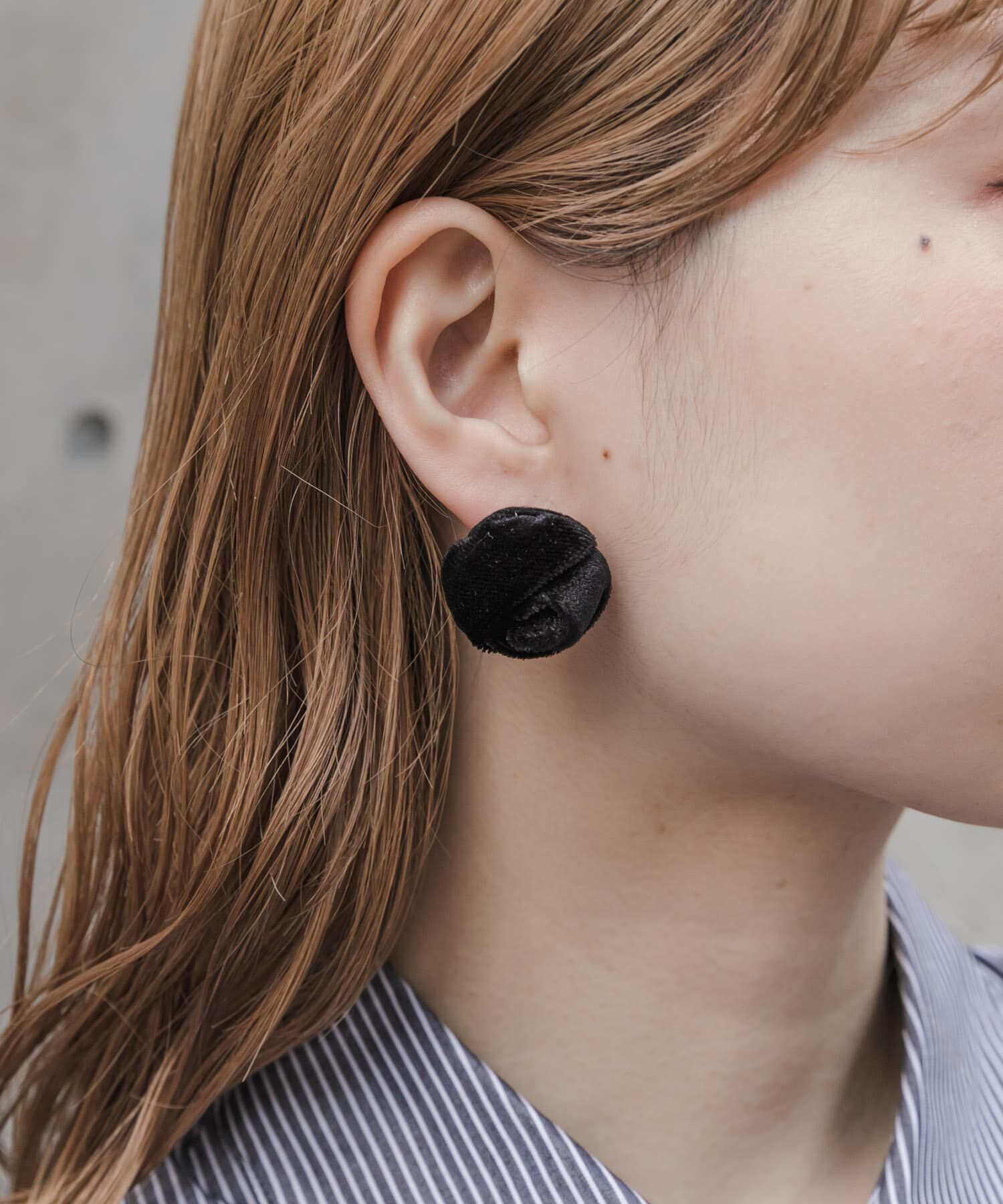 SMELLY「ベロアローズピアス」|ピアス|