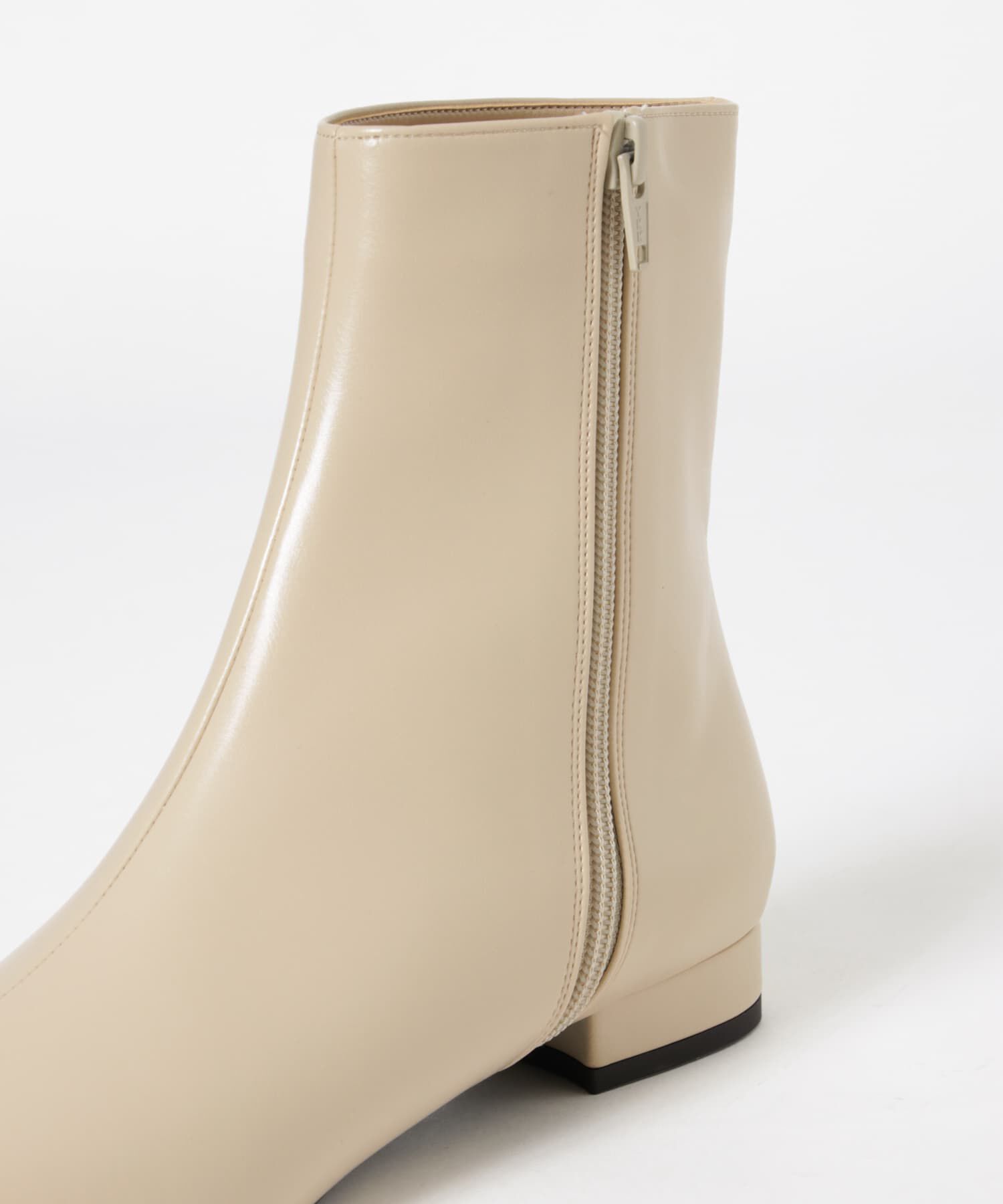 URBAN RESEARCH「『MADE IN JAPAN』スクエアトゥローヒールショートブーツ」|ショートブーツ|