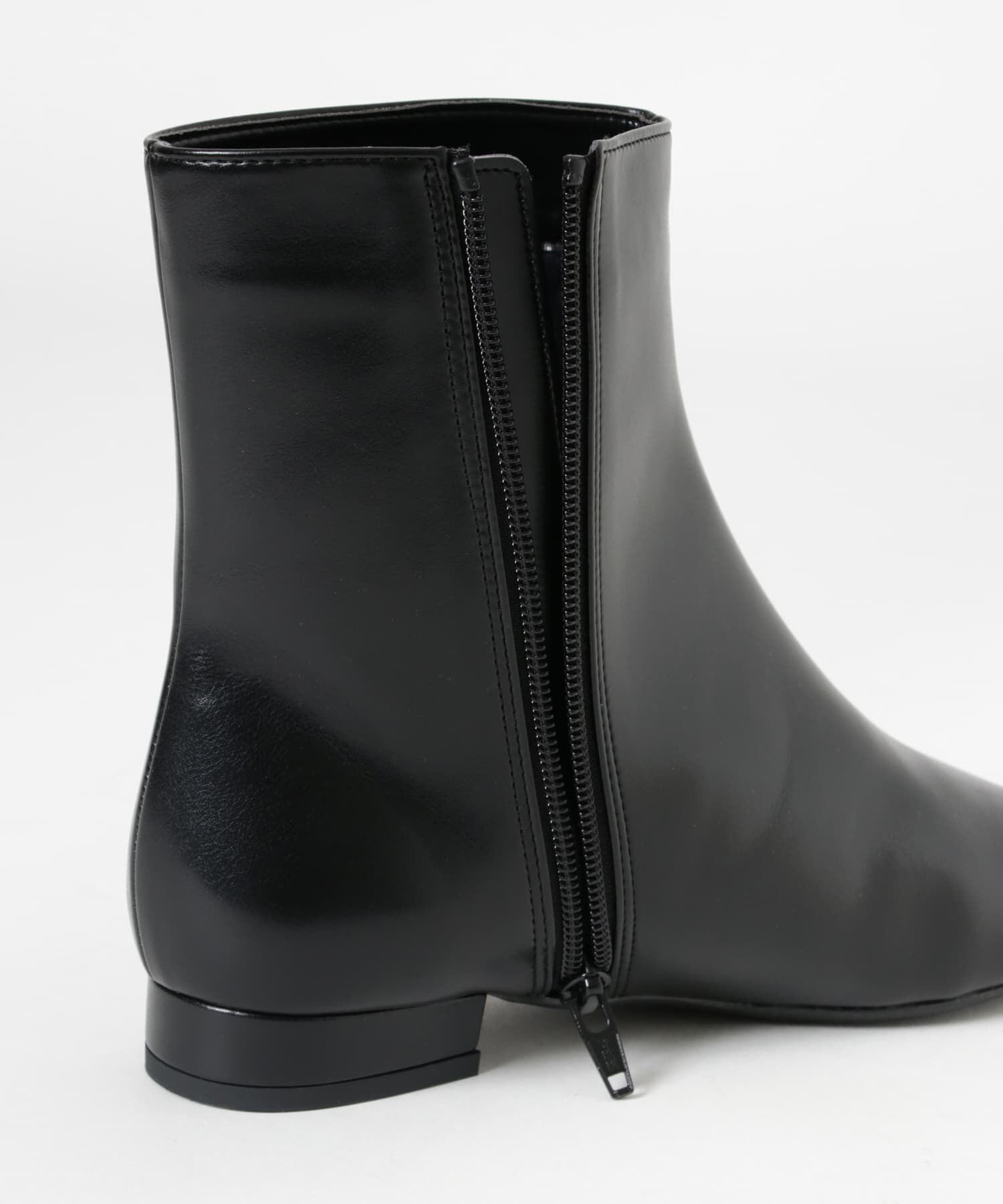 URBAN RESEARCH「『MADE IN JAPAN』スクエアトゥローヒールショートブーツ」|ショートブーツ|