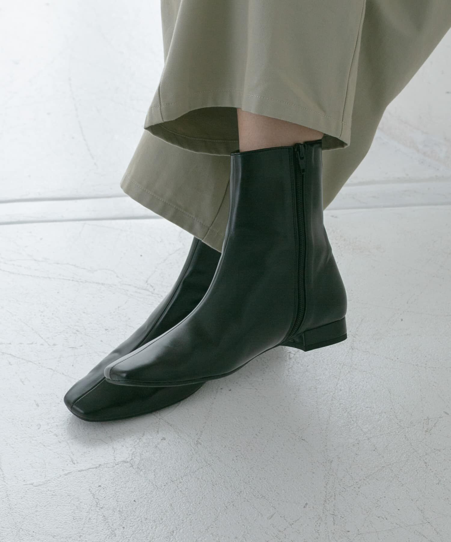 URBAN RESEARCH「『MADE IN JAPAN』スクエアトゥローヒールショートブーツ」|ショートブーツ|