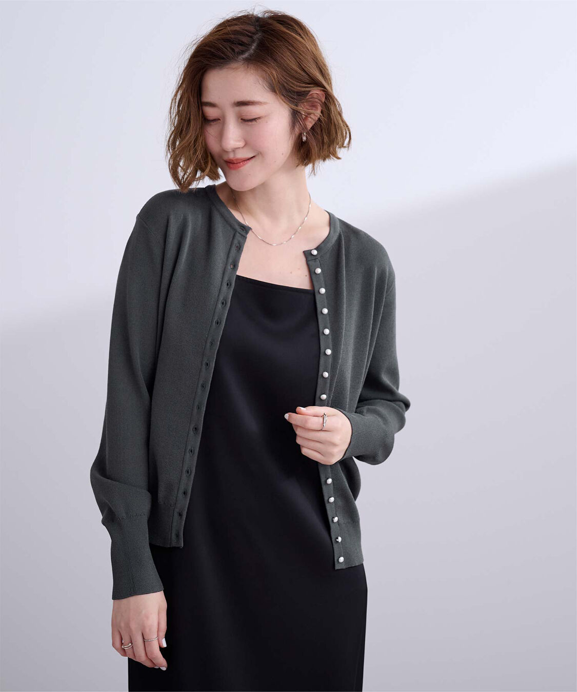 ur's「2wayパール釦ニットカーディガン」|ニット・セーター|
