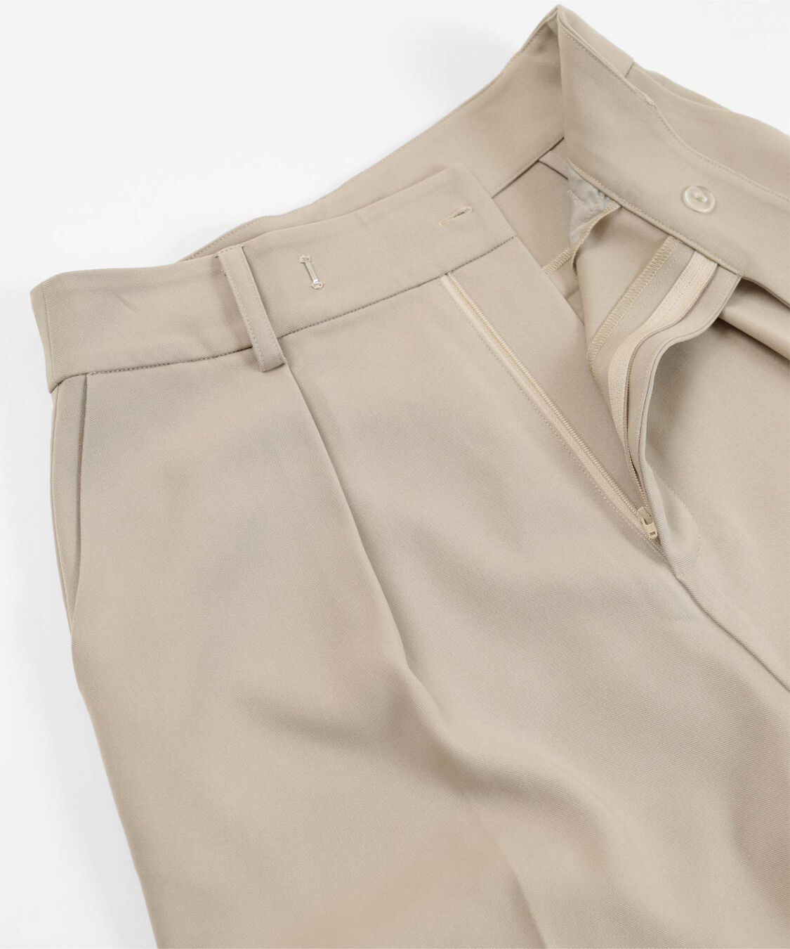 ur's「1タックセンタープレスワイドパンツ」|スラックス|