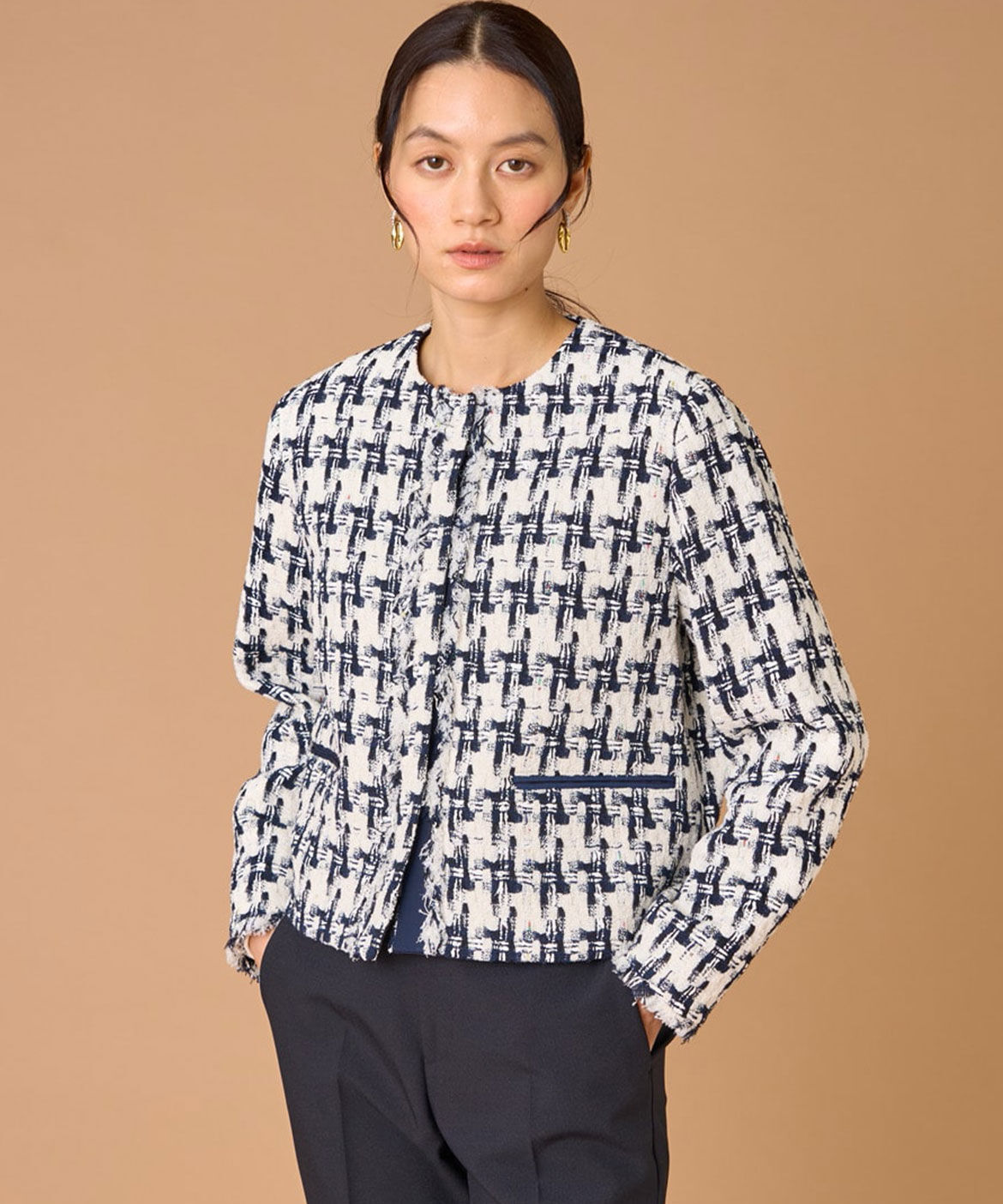 INED「ツイードフリンジジャケット《LINTON》」|ノーカラージャケット|