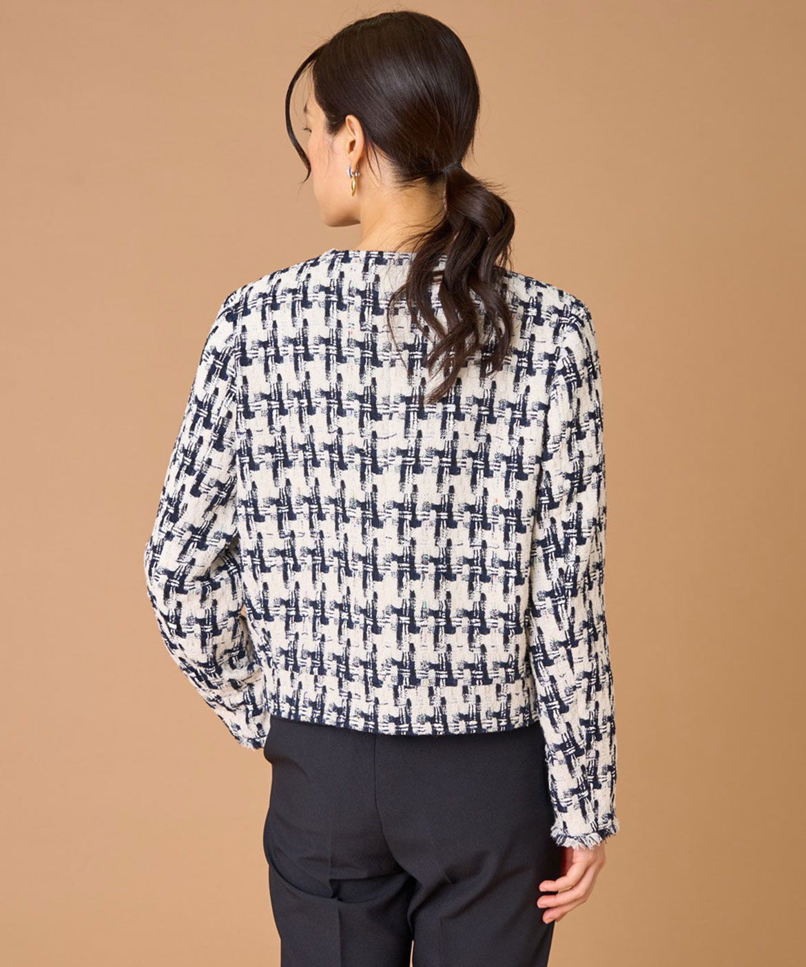 INED「ツイードフリンジジャケット《LINTON》」|ノーカラージャケット|