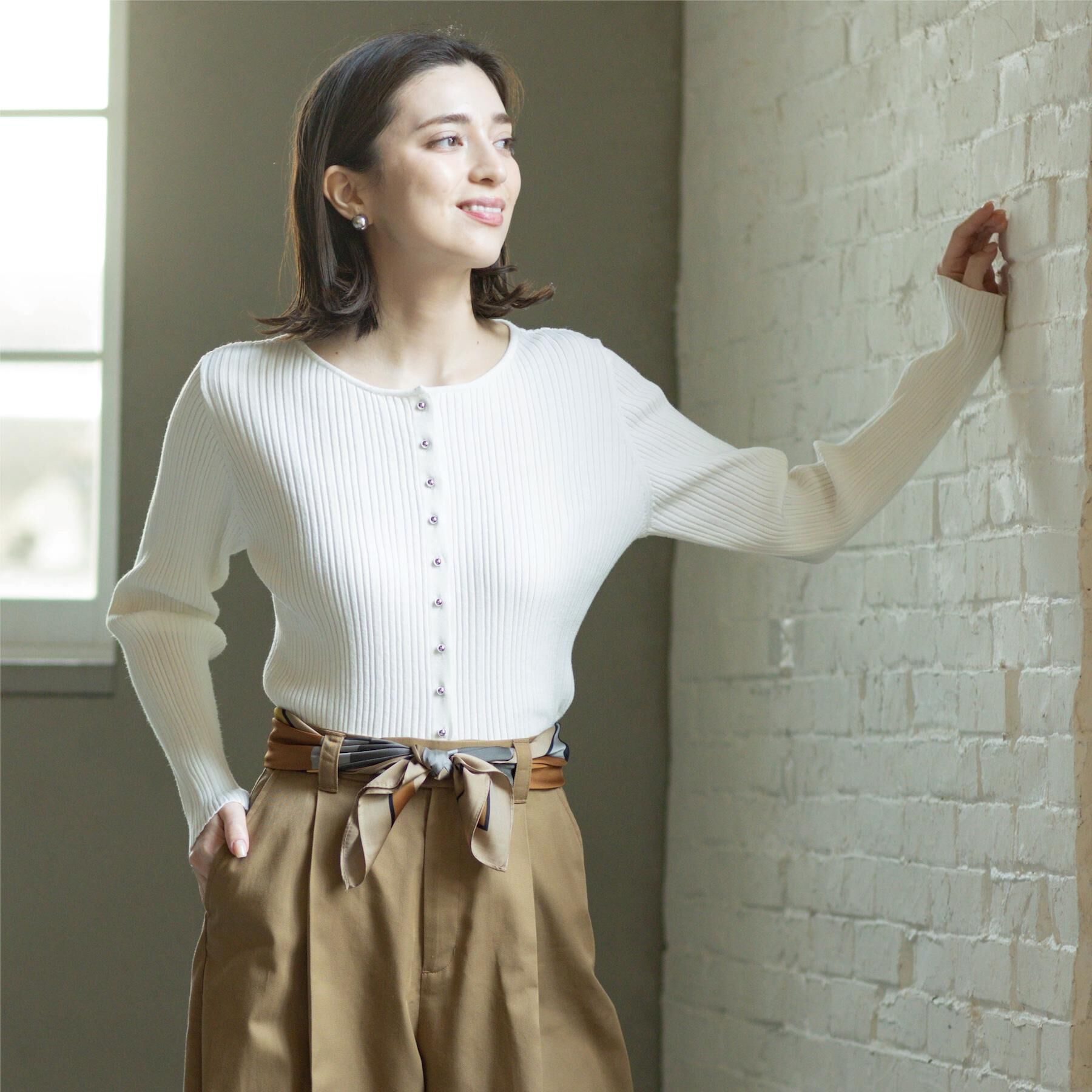 OPAQUE.CLIP「シルバー多ボタン ランダムリブニットカーディガン【洗濯機OK】」|カーディガン|