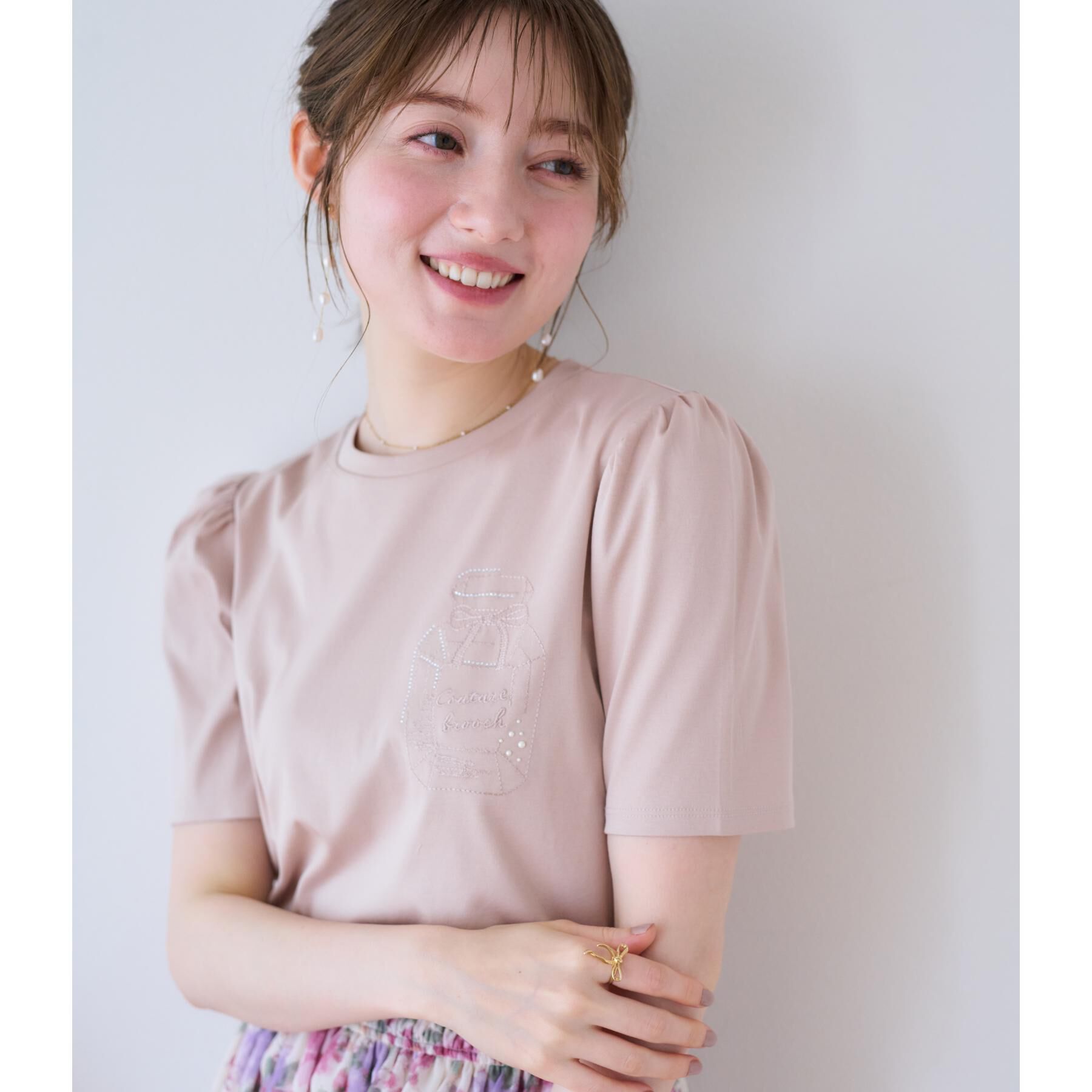 Couture broach「【接触冷感・UV機能あり・マシンウォッシャブル】60シルケット パフュームエンブロTシャツ」|Tシャツ・カットソー|