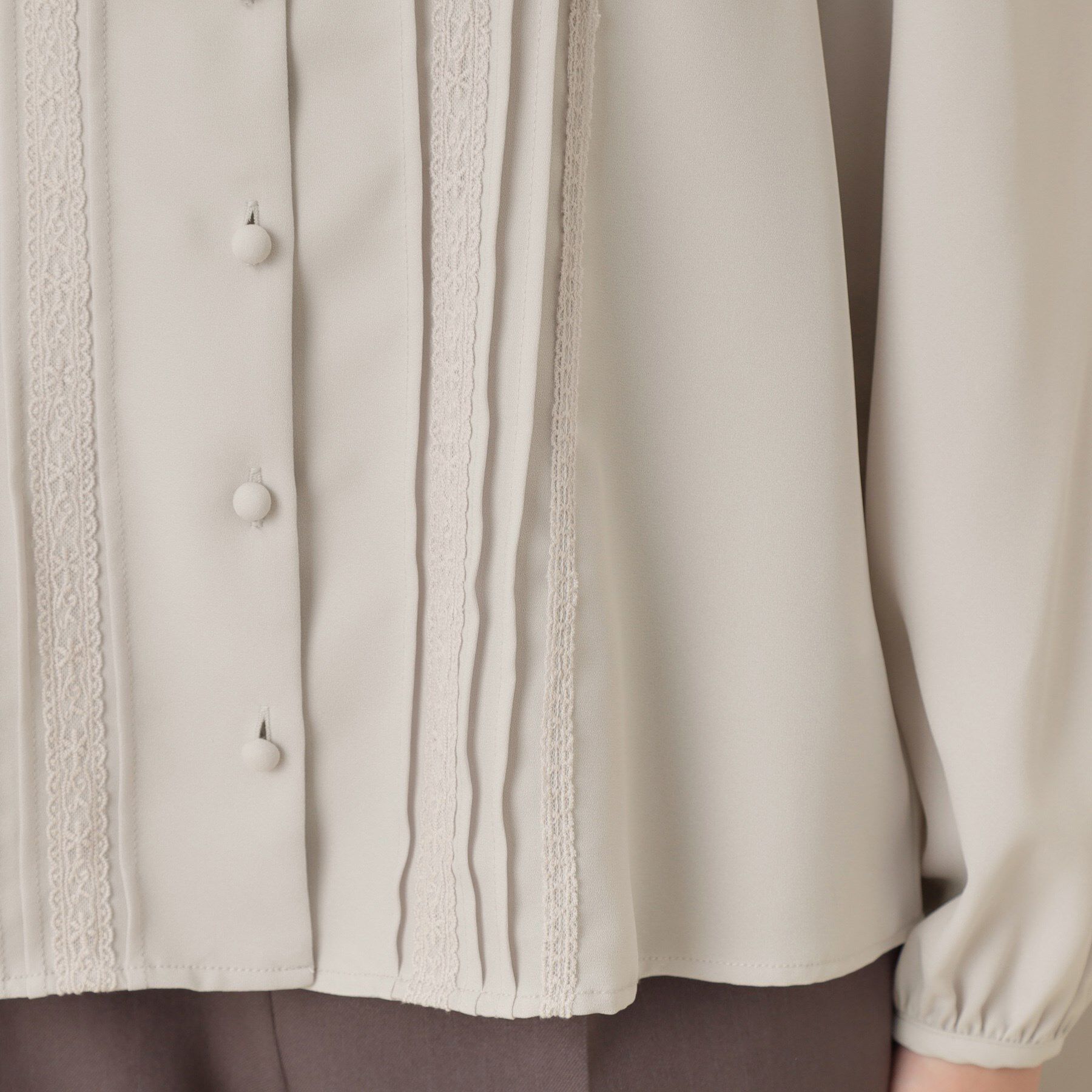 Couture broach「【大人可愛い・通勤】ピンタックレースブラウス」|シャツ・ブラウス|