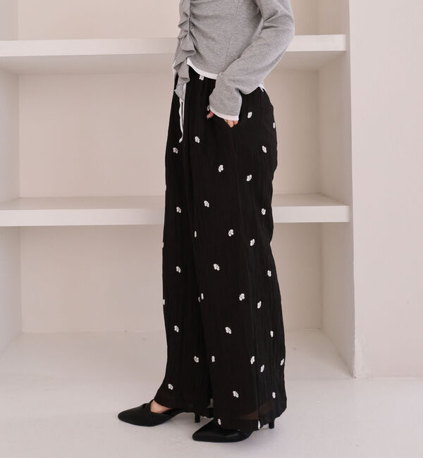 archives「花柄刺繍イージーワイドパンツ」|チノ|