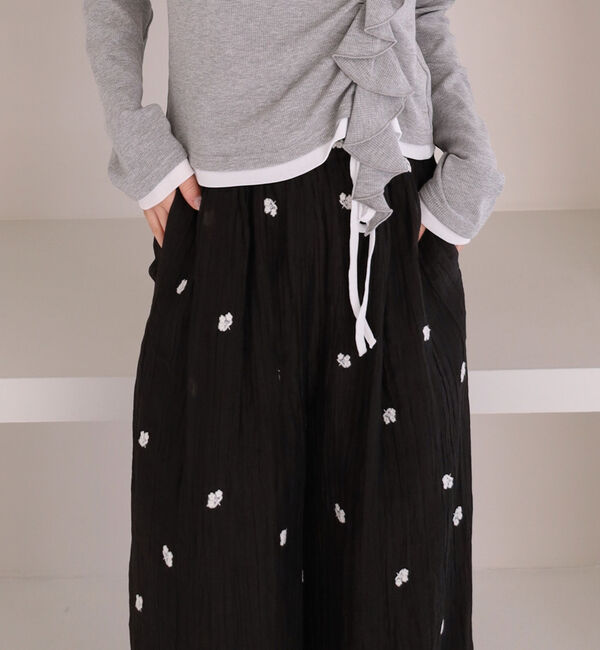 archives「花柄刺繍イージーワイドパンツ」|チノ|